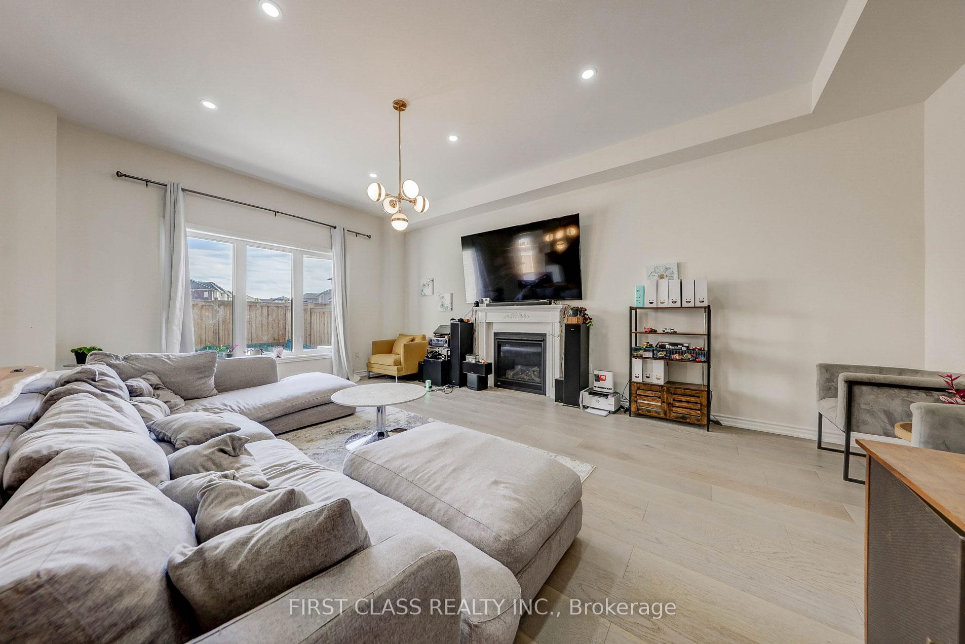 Photo 9 of 7 Cranley Road, East Gwillimbury, Sharon — HOMEH