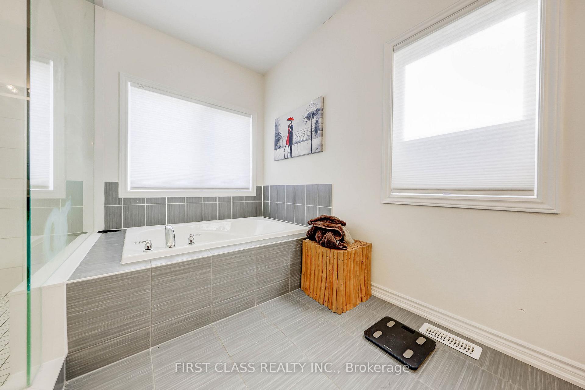 Photo 36 of 7 Cranley Road, East Gwillimbury, Sharon — HOMEH