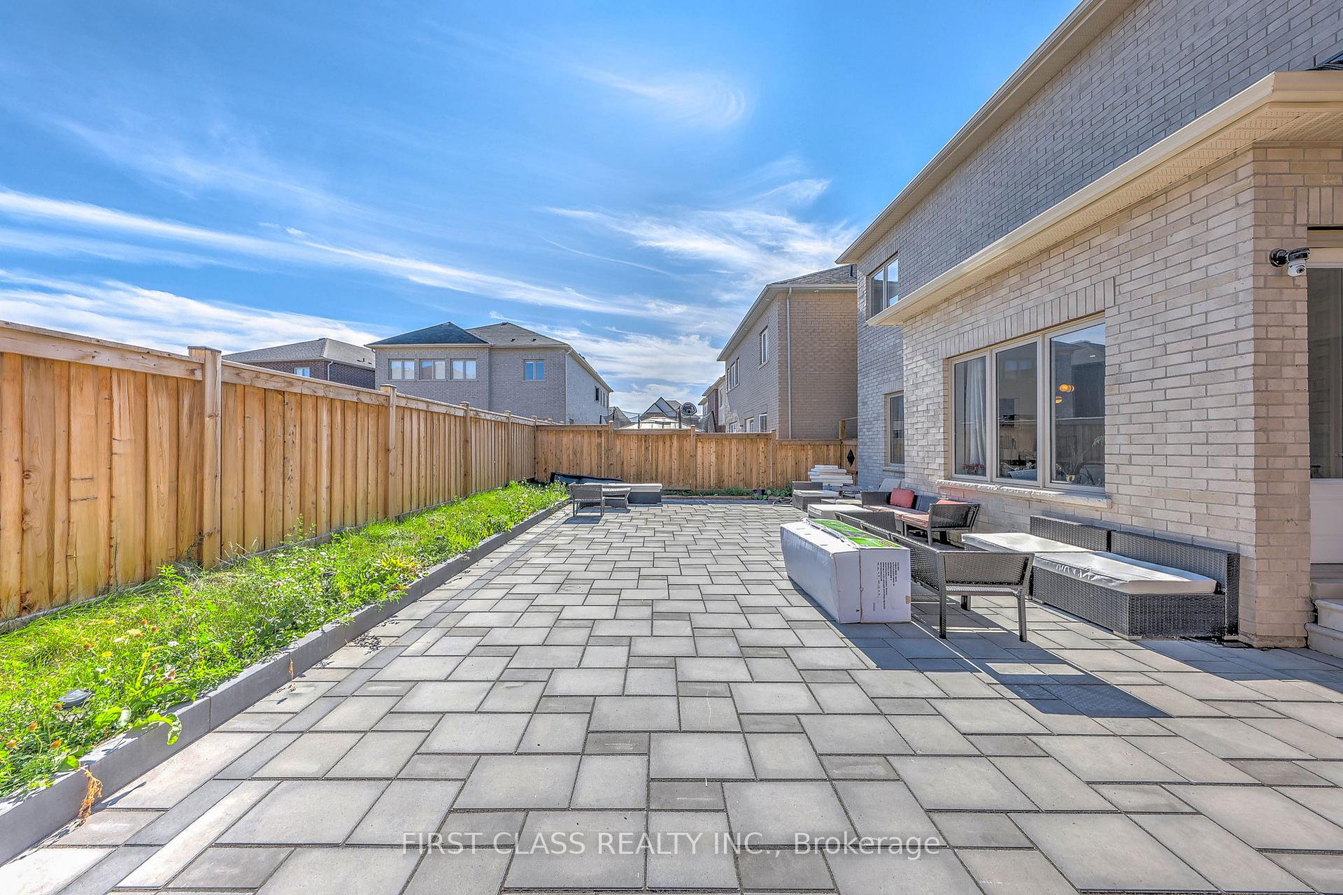 Photo 50 of 7 Cranley Road, East Gwillimbury, Sharon — HOMEH