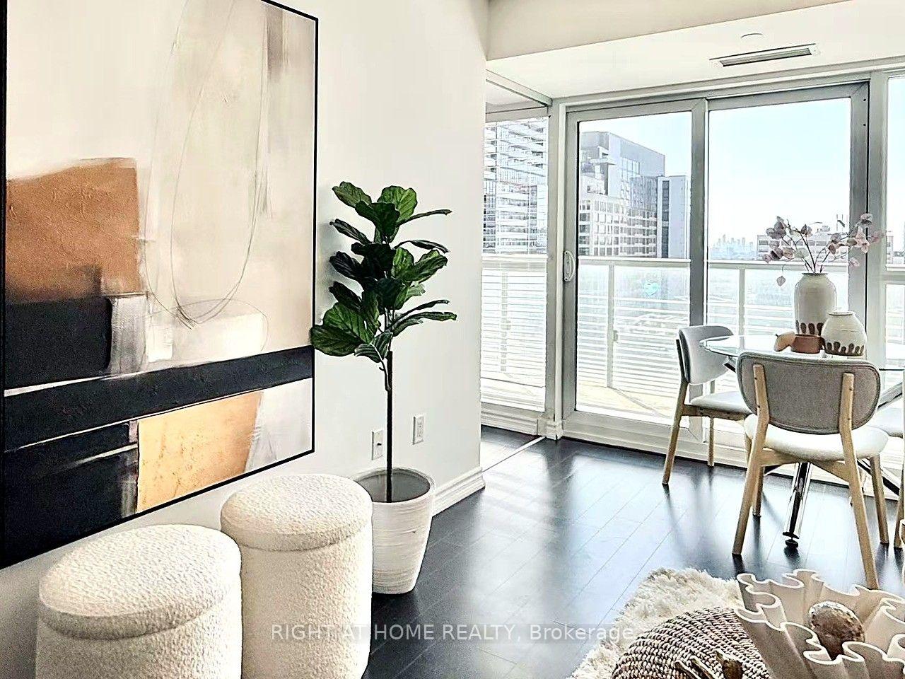 Photo 6 of Unit 2213, 386 Yonge Street, Toronto, Bay Street Corridor — HOMEH