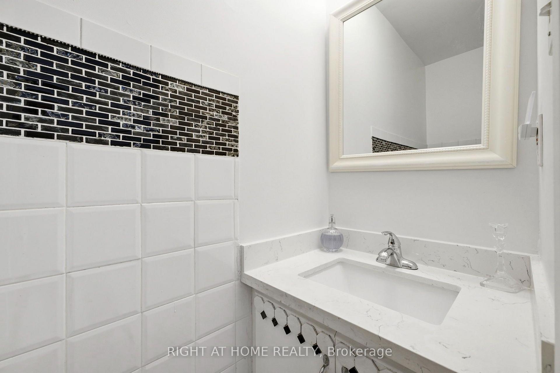 Photo 14 of 87 William Honey Crescent, Markham, Middlefield — HOMEH