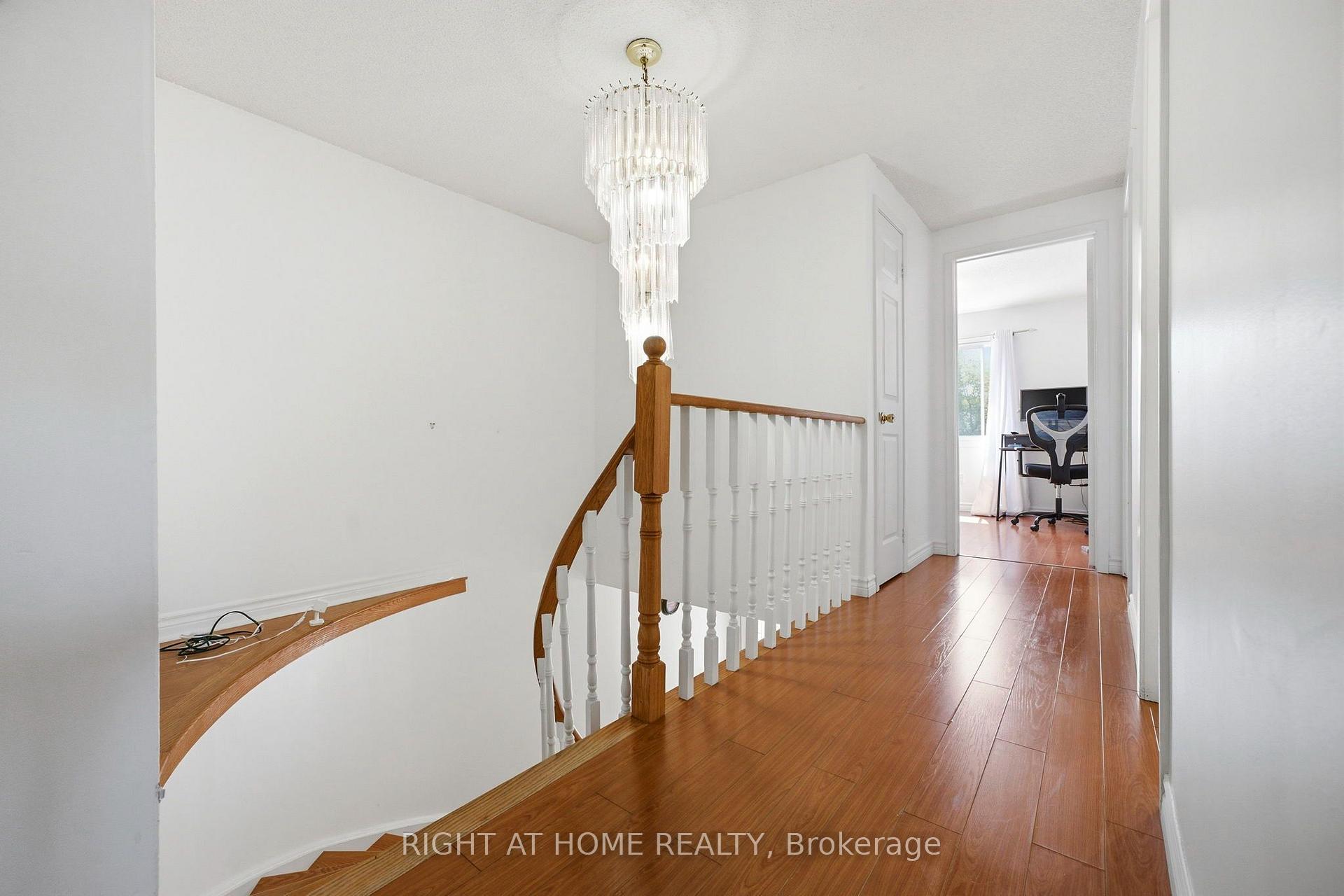 Photo 15 of 87 William Honey Crescent, Markham, Middlefield — HOMEH