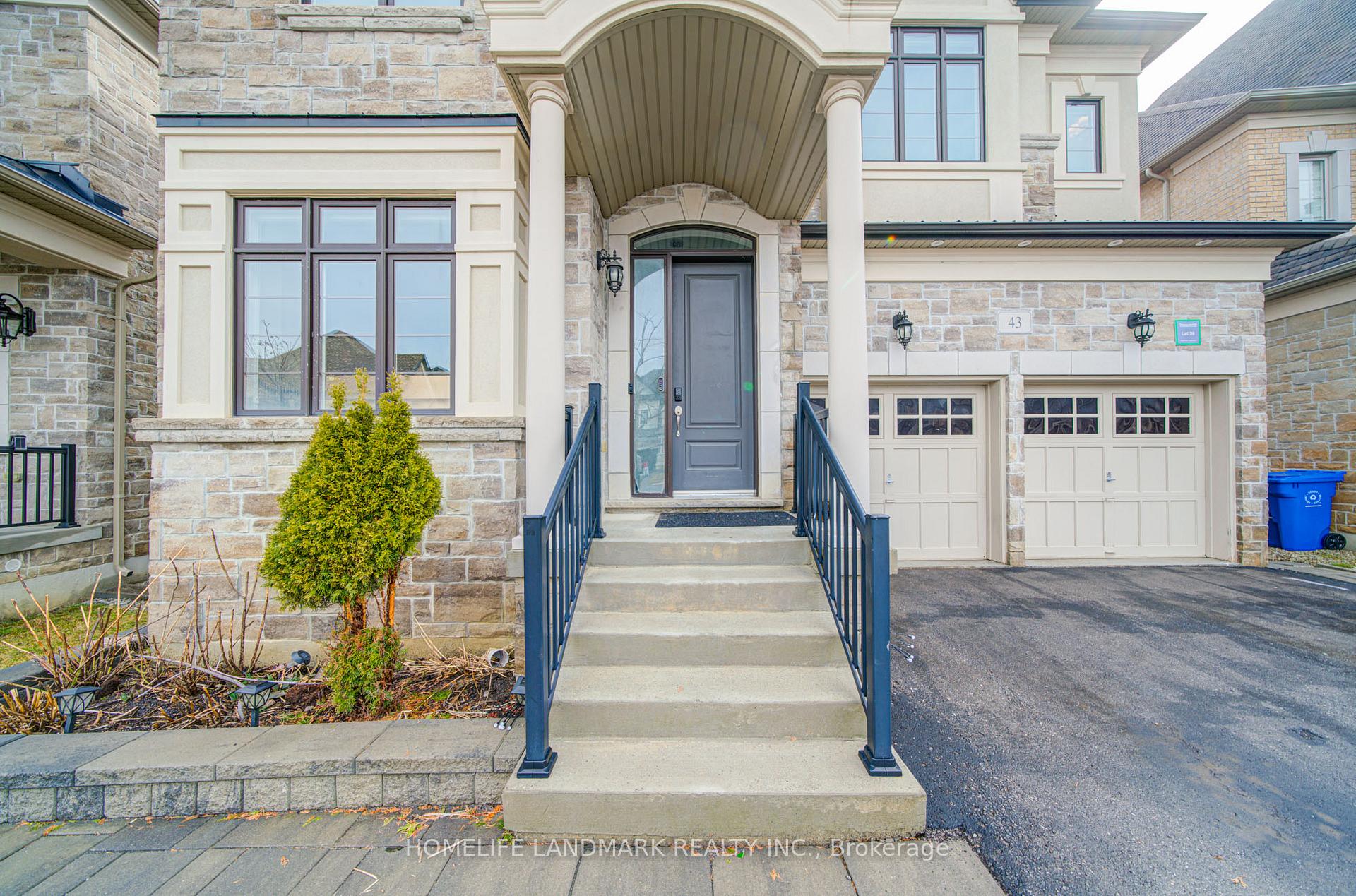 Photo 3 of 43 Mike Boshevski Court, Aurora, Bayview Northeast — HOMEH