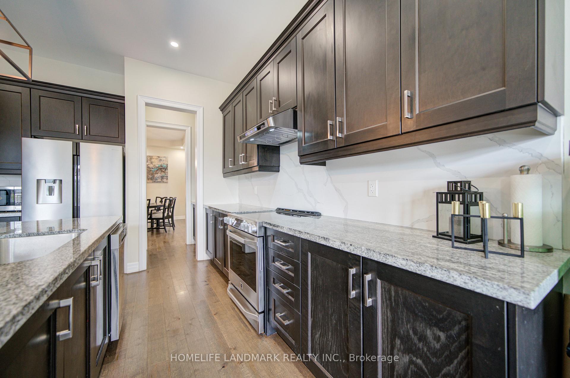 Photo 13 of 43 Mike Boshevski Court, Aurora, Bayview Northeast — HOMEH