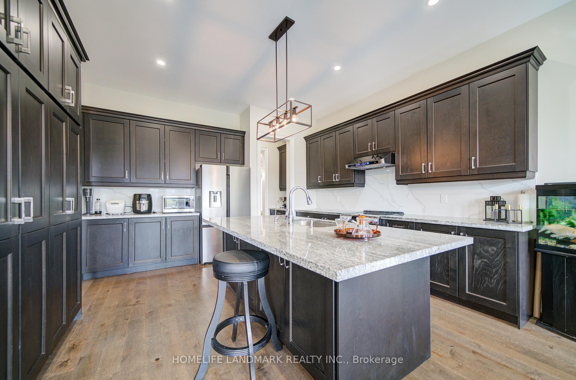 Photo 14 of 43 Mike Boshevski Court, Aurora, Bayview Northeast — HOMEH