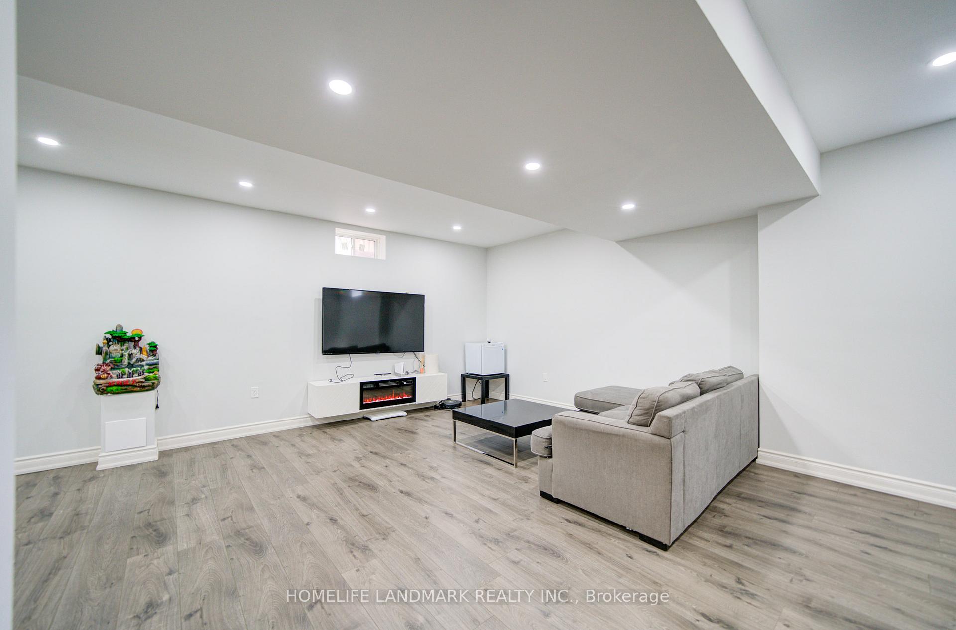 Photo 40 of 43 Mike Boshevski Court, Aurora, Bayview Northeast — HOMEH