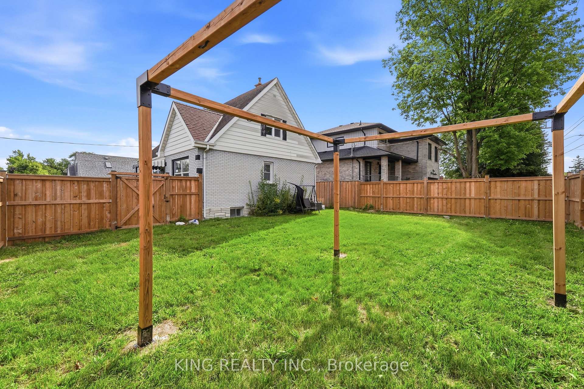 Photo 40 of 75 Tollgate Road, Brantford, Henderson-Sky Acres — HOMEH