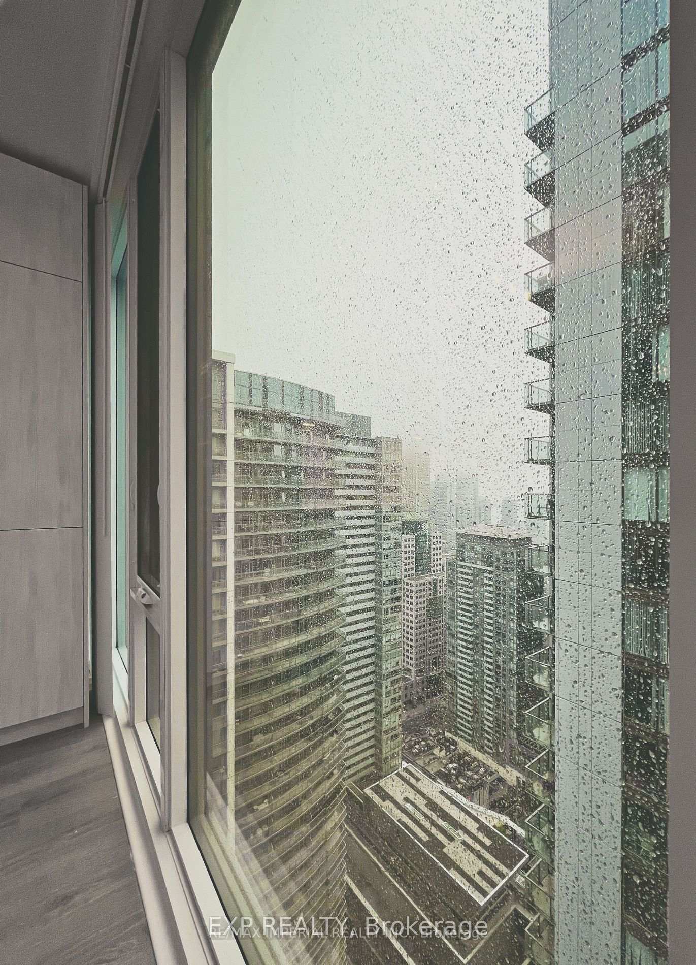 Photo 11 of Unit 4521, 28 Widmer Street, Toronto, Waterfront Communities — HOMEH