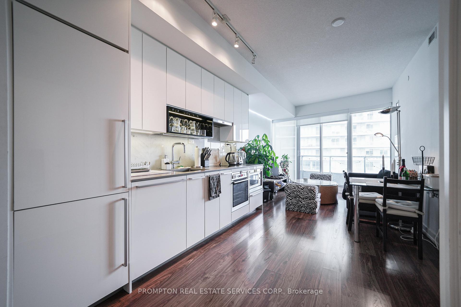 Photo 4 of Unit 506, 115 Mcmahon Drive, North York, Bayview Village — HOMEH