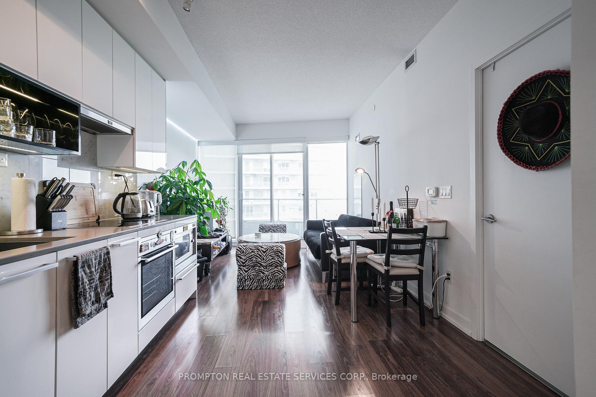 Photo 5 of Unit 506, 115 Mcmahon Drive, North York, Bayview Village — HOMEH
