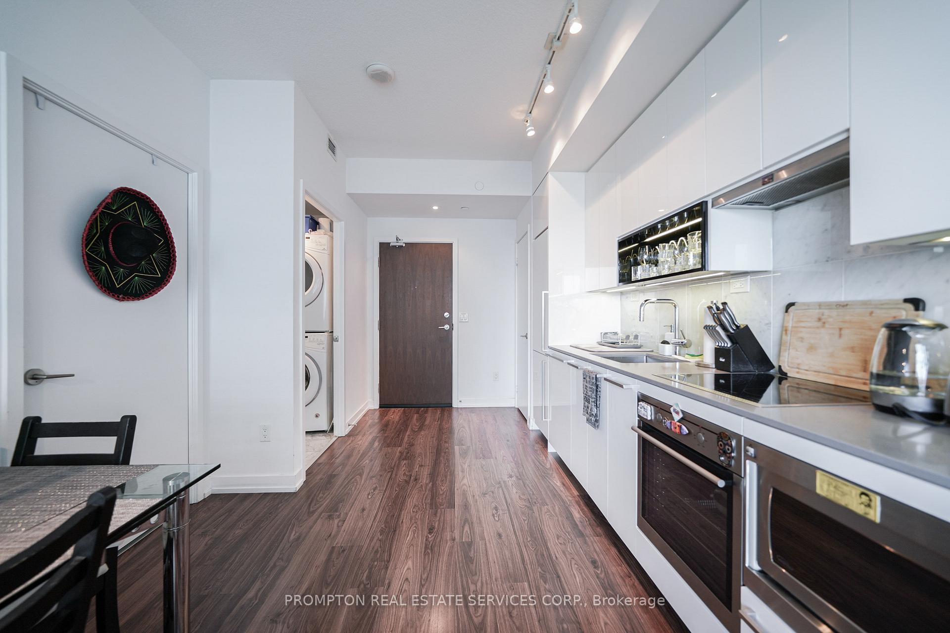 Photo 10 of Unit 506, 115 Mcmahon Drive, North York, Bayview Village — HOMEH