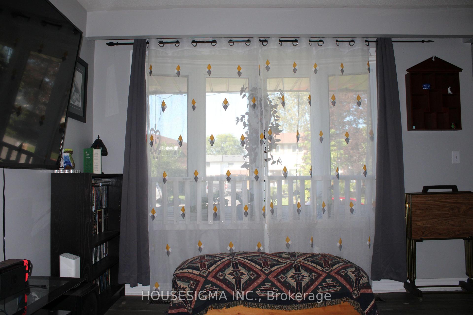 Photo 3 of 430 Harcourt Drive, Oshawa, Donevan — HOMEH