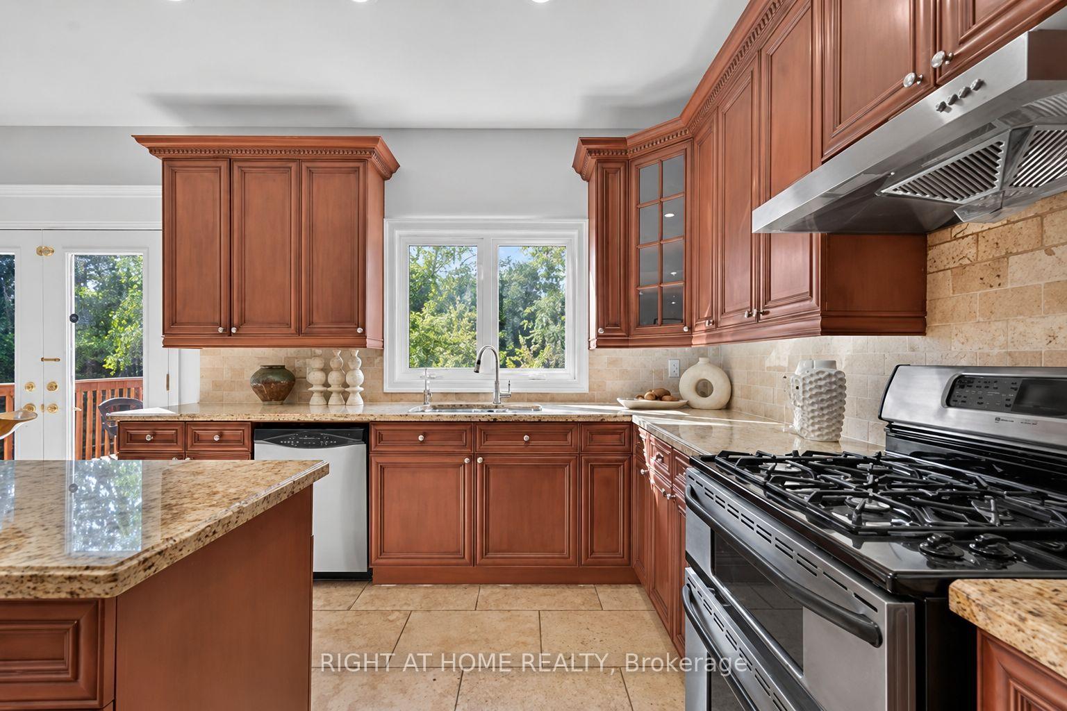 Photo 38 of 23 Mackay Drive, Richmond Hill, South Richvale — HOMEH