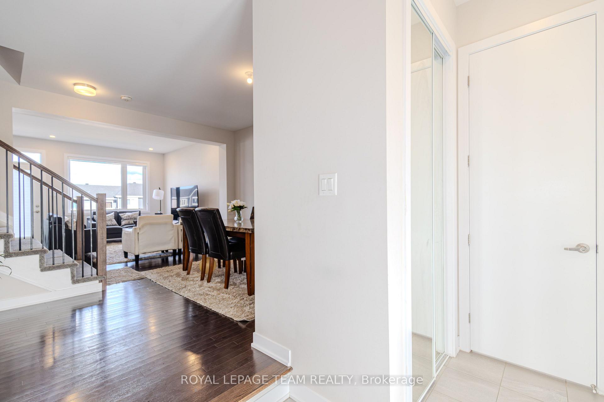 Photo 6 of 108 Beebalm Crescent, Ottawa, Barrhaven - Half Moon Bay — HOMEH