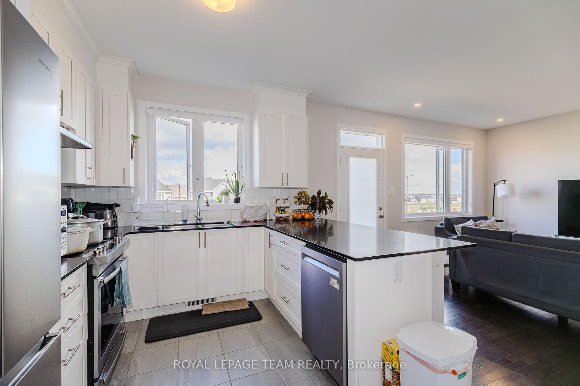 Photo 13 of 108 Beebalm Crescent, Ottawa, Barrhaven - Half Moon Bay — HOMEH