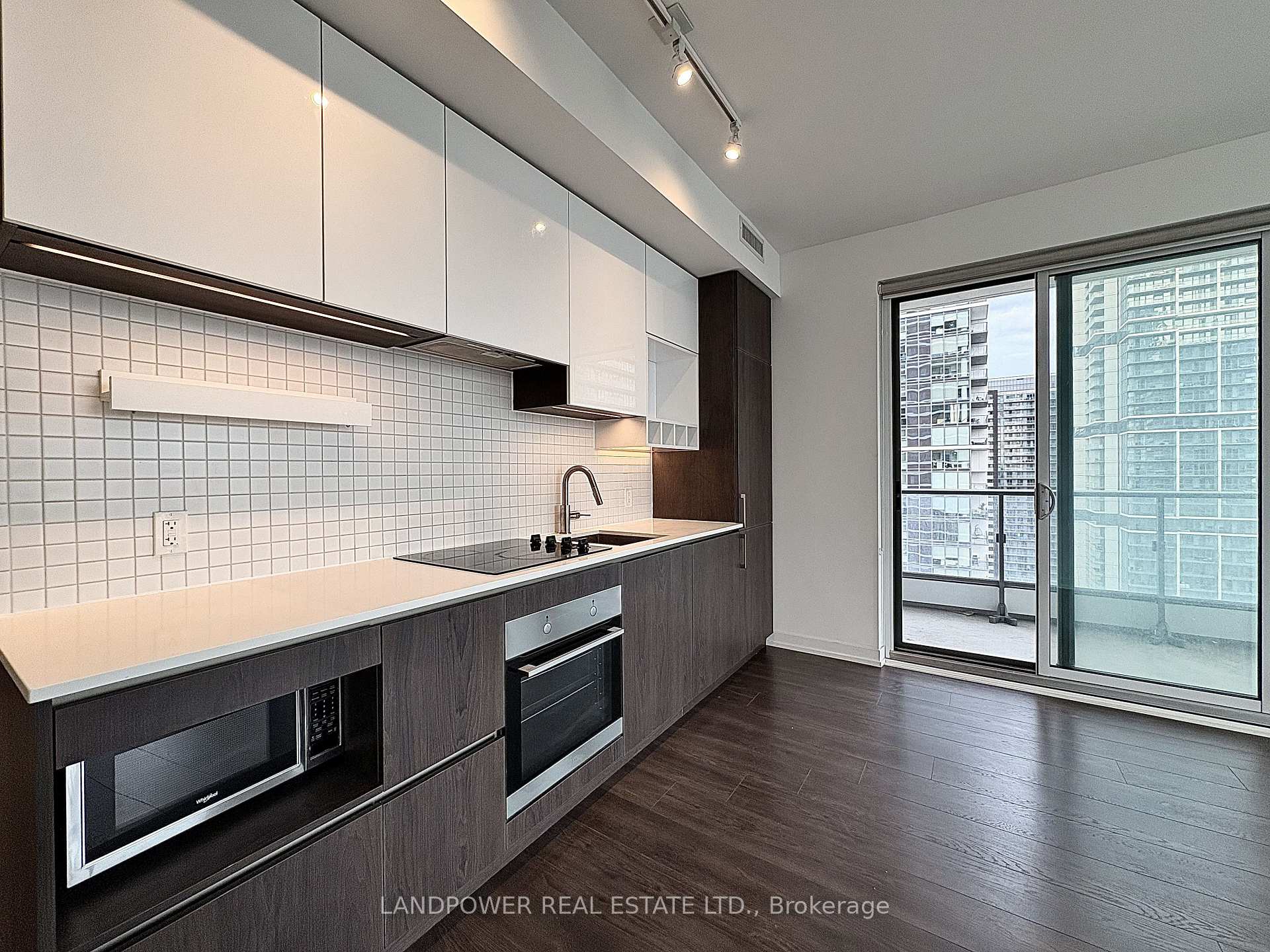 Front of Unit 3006, 950 Portage Parkway