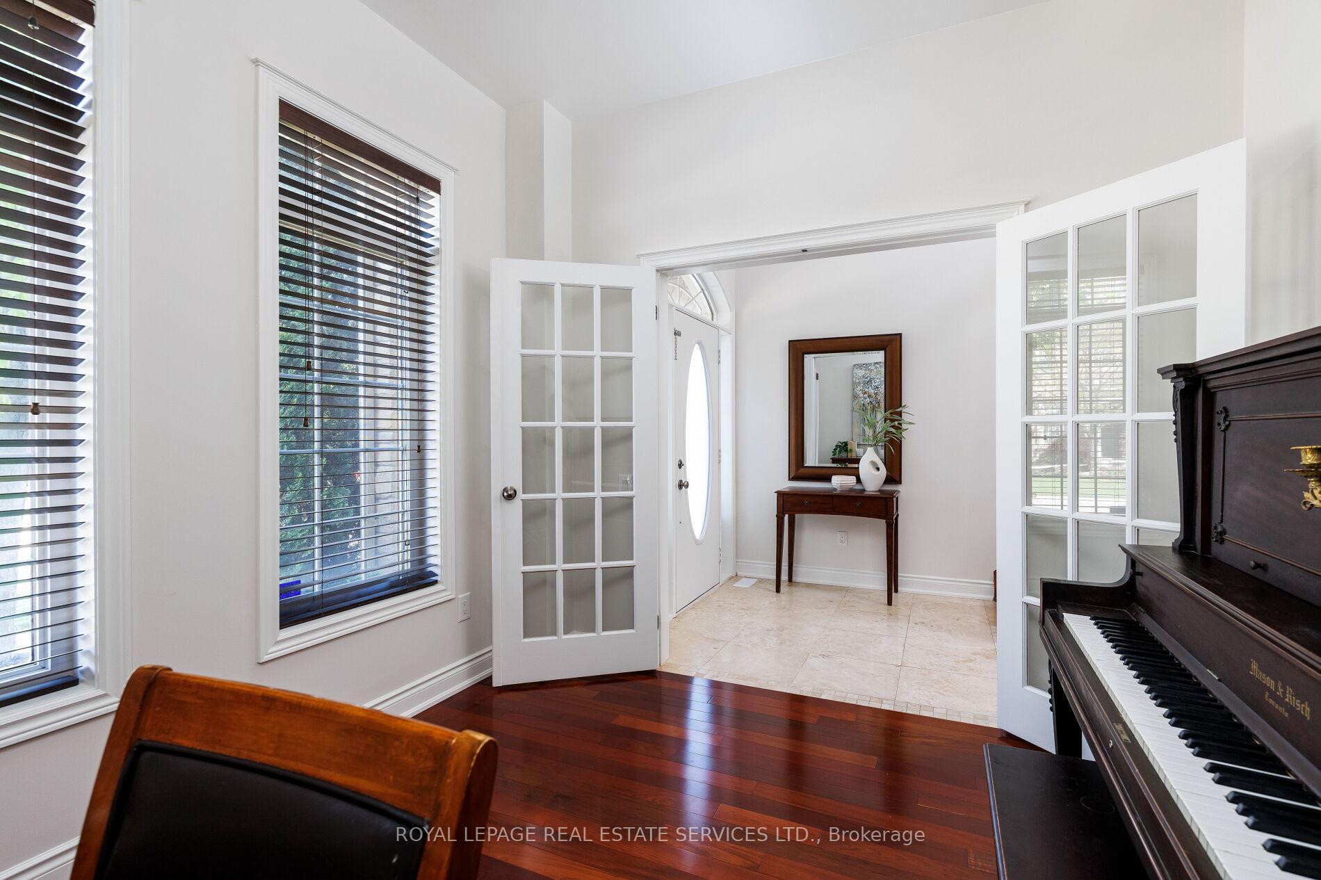 Photo 5 of 147 Innville Crescent, Oakville, Bronte — HOMEH