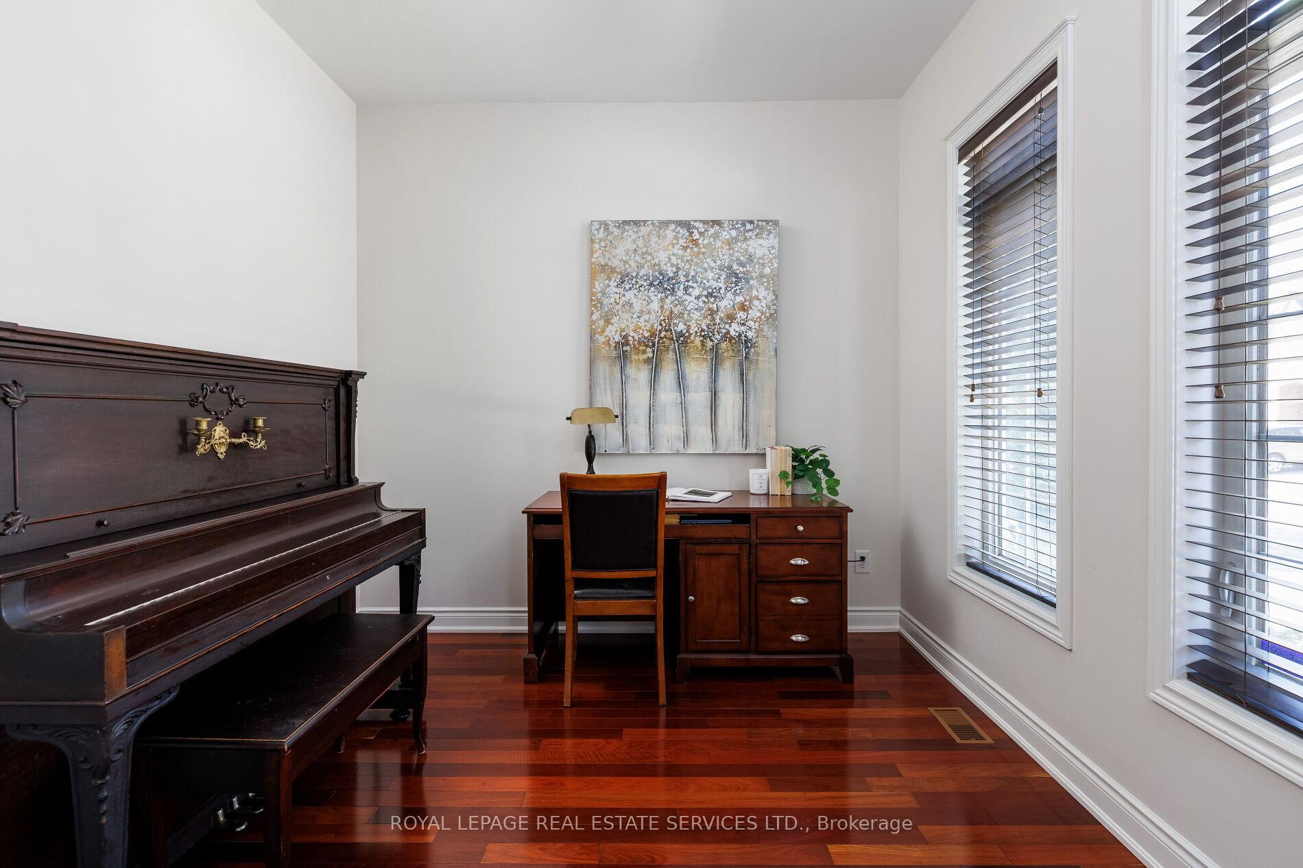 Photo 6 of 147 Innville Crescent, Oakville, Bronte — HOMEH