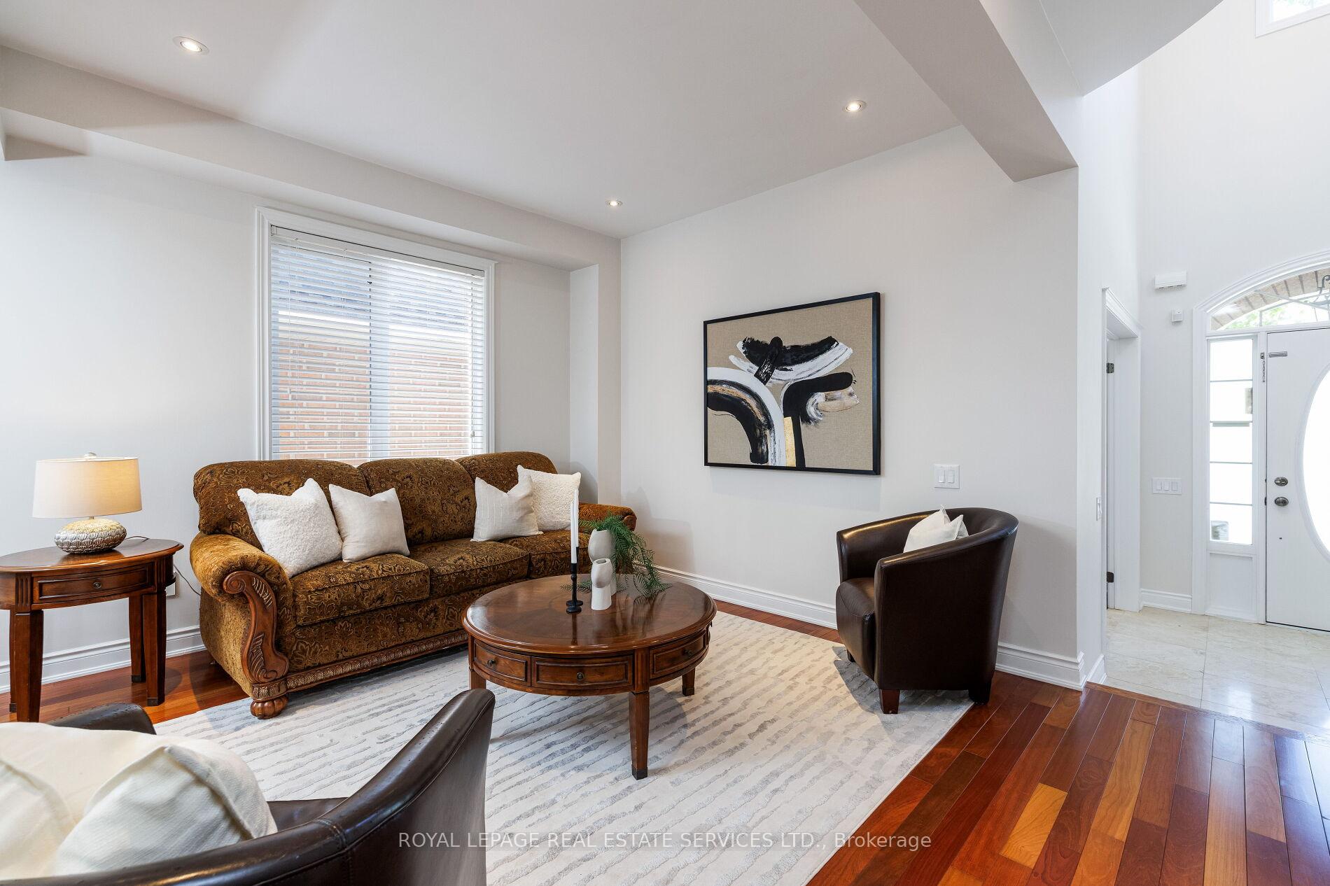 Photo 7 of 147 Innville Crescent, Oakville, Bronte — HOMEH