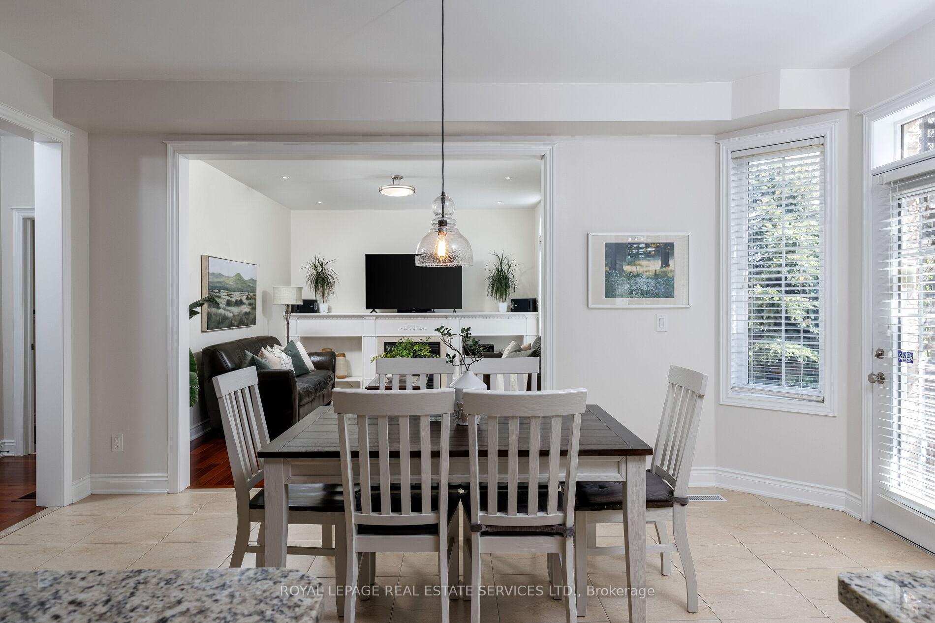 Photo 13 of 147 Innville Crescent, Oakville, Bronte — HOMEH
