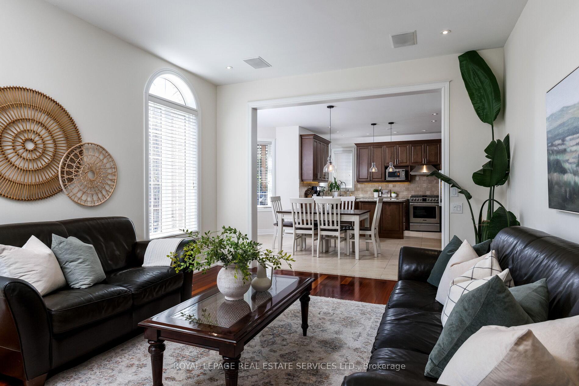 Photo 14 of 147 Innville Crescent, Oakville, Bronte — HOMEH