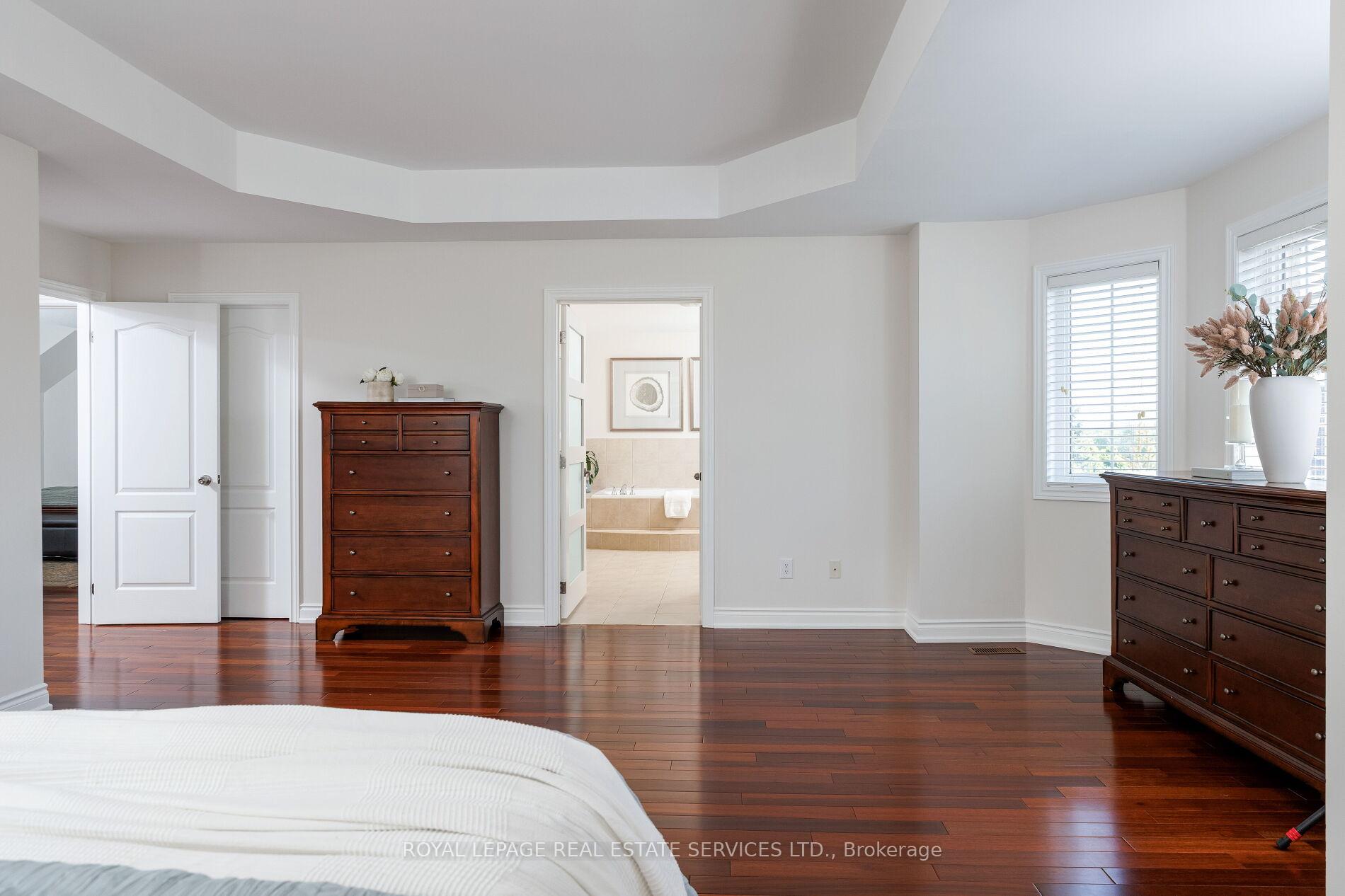 Photo 20 of 147 Innville Crescent, Oakville, Bronte — HOMEH