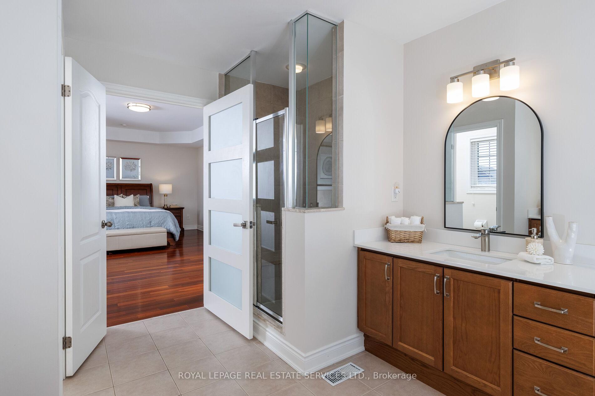 Photo 23 of 147 Innville Crescent, Oakville, Bronte — HOMEH