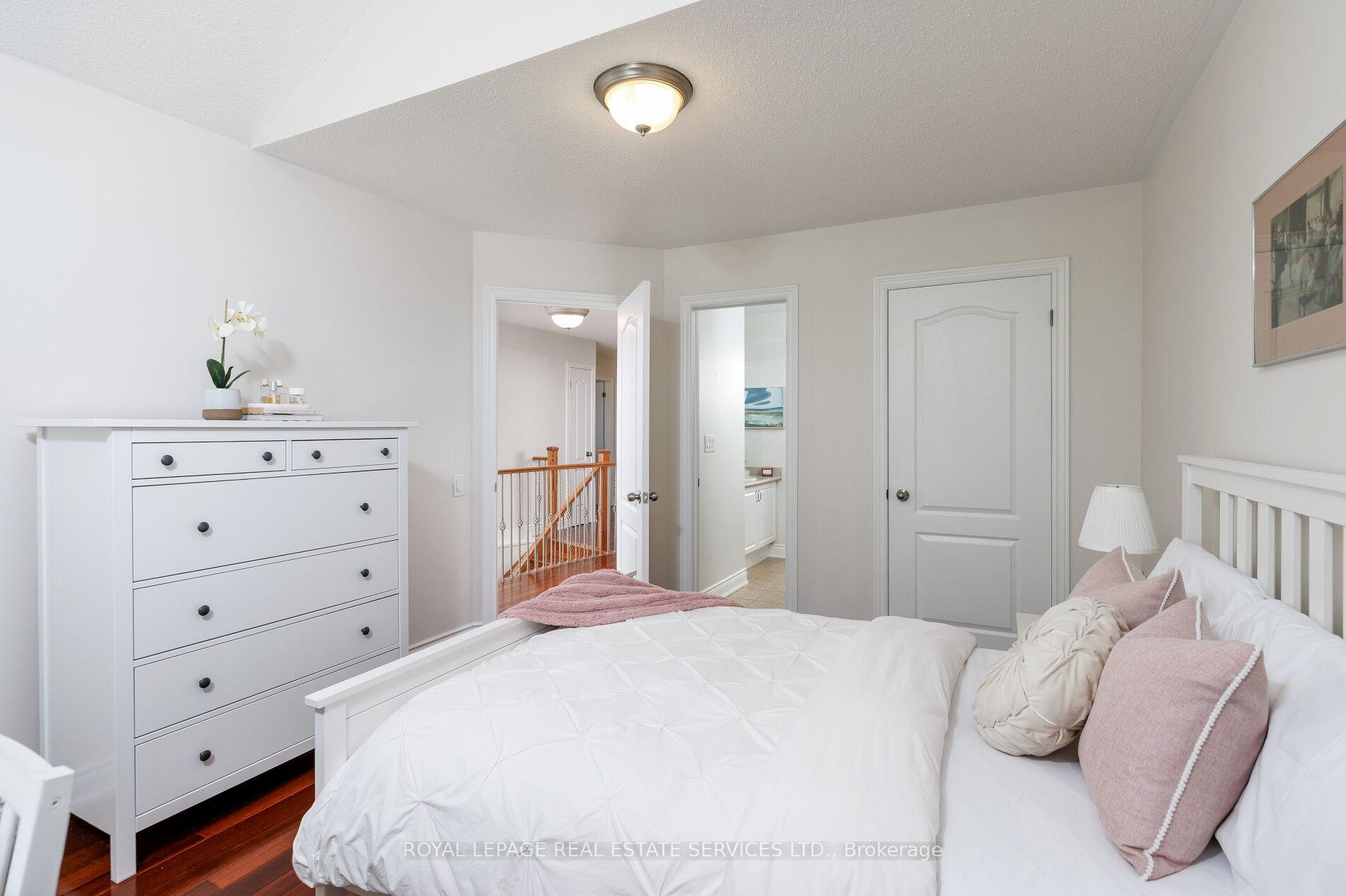 Photo 31 of 147 Innville Crescent, Oakville, Bronte — HOMEH