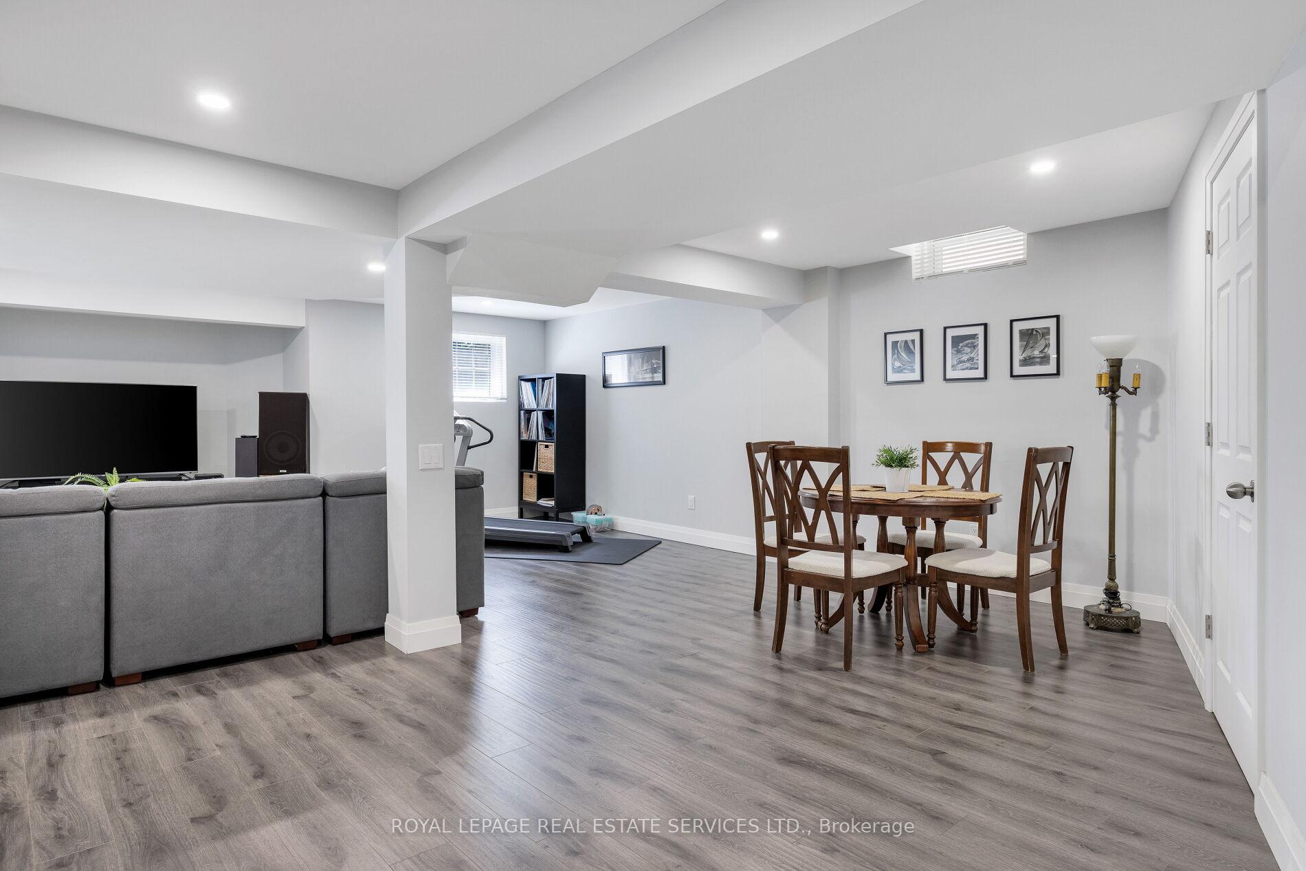 Photo 36 of 147 Innville Crescent, Oakville, Bronte — HOMEH