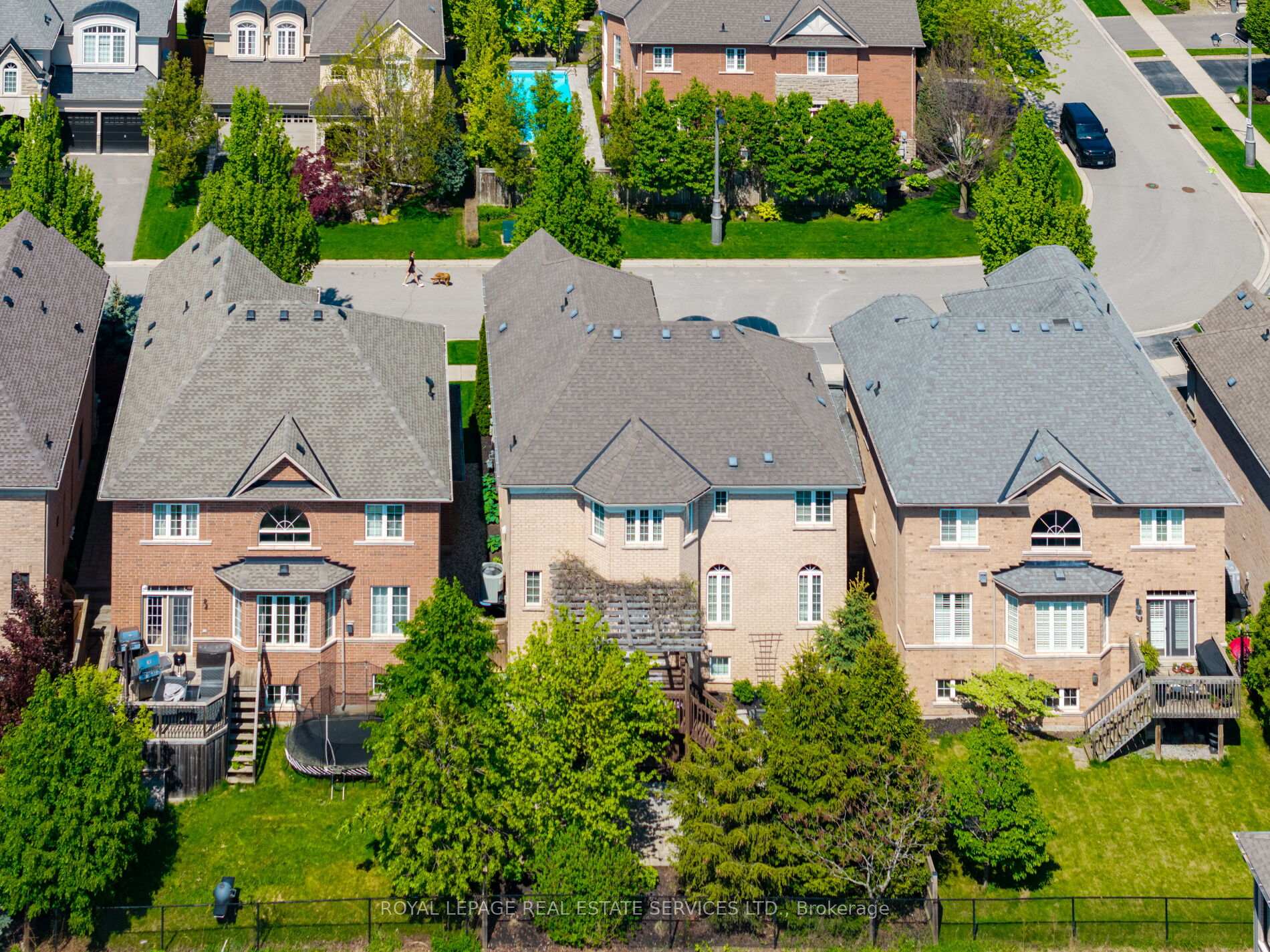 Photo 45 of 147 Innville Crescent, Oakville, Bronte — HOMEH