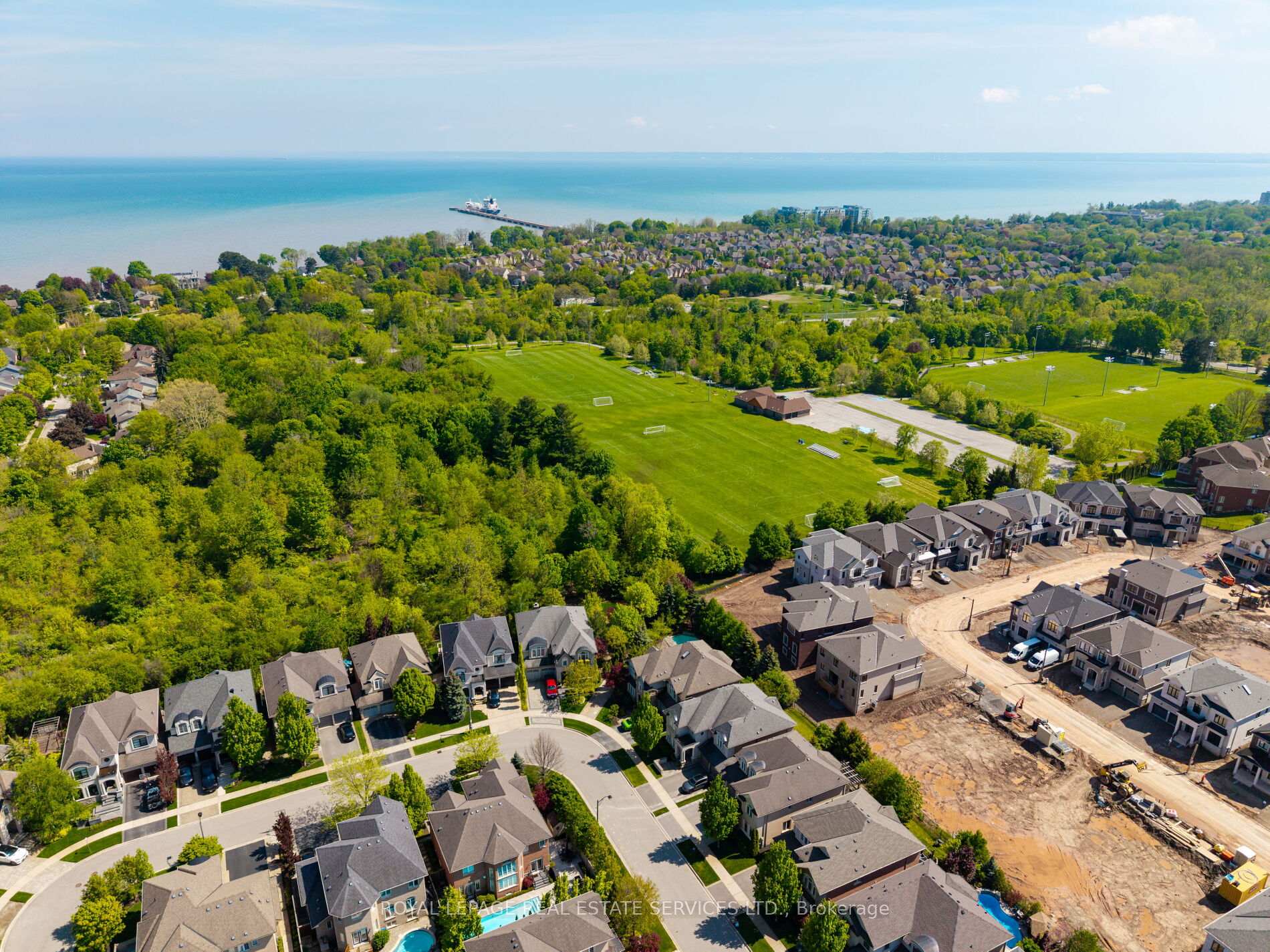 Photo 46 of 147 Innville Crescent, Oakville, Bronte — HOMEH