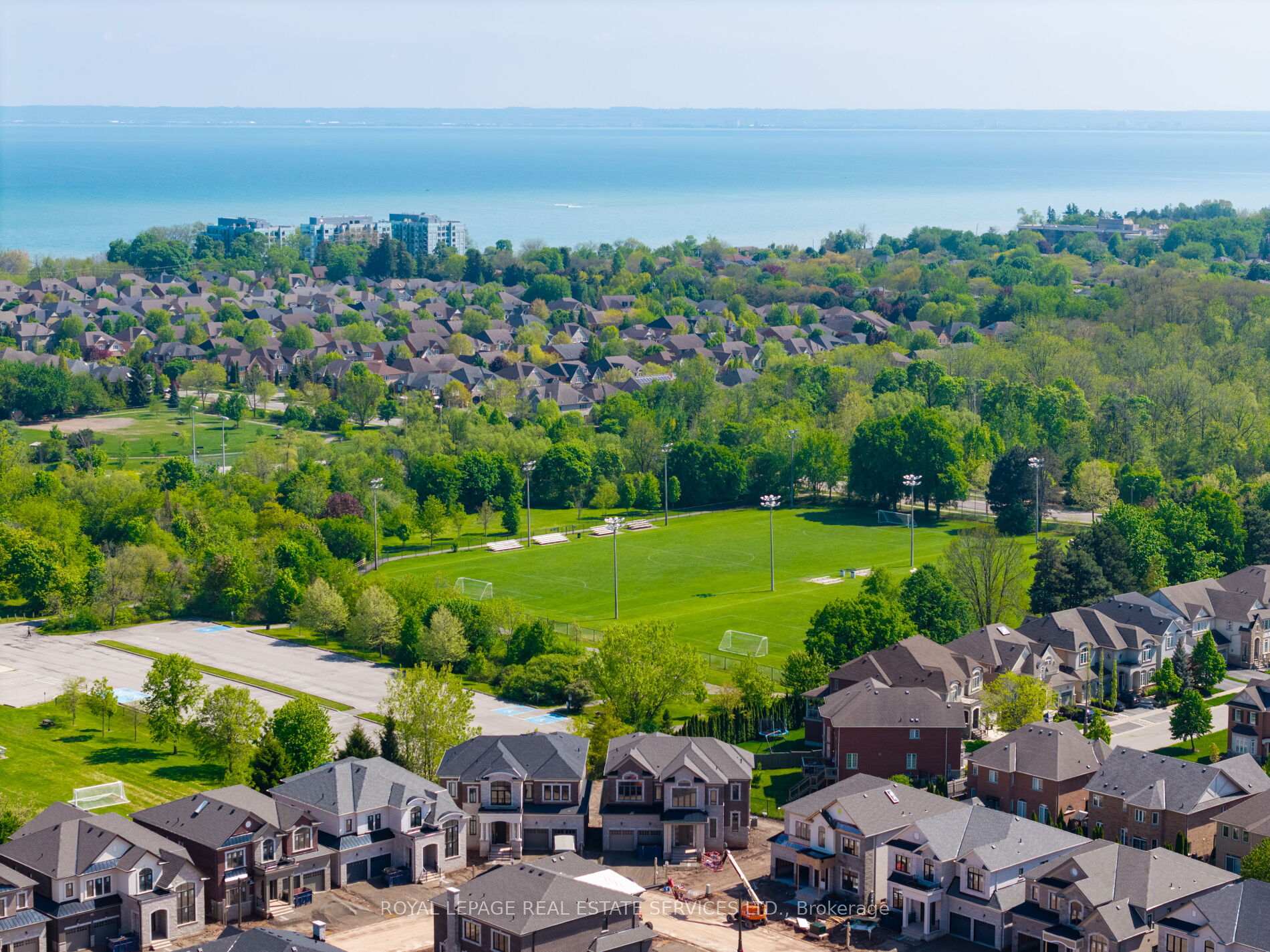 Photo 47 of 147 Innville Crescent, Oakville, Bronte — HOMEH