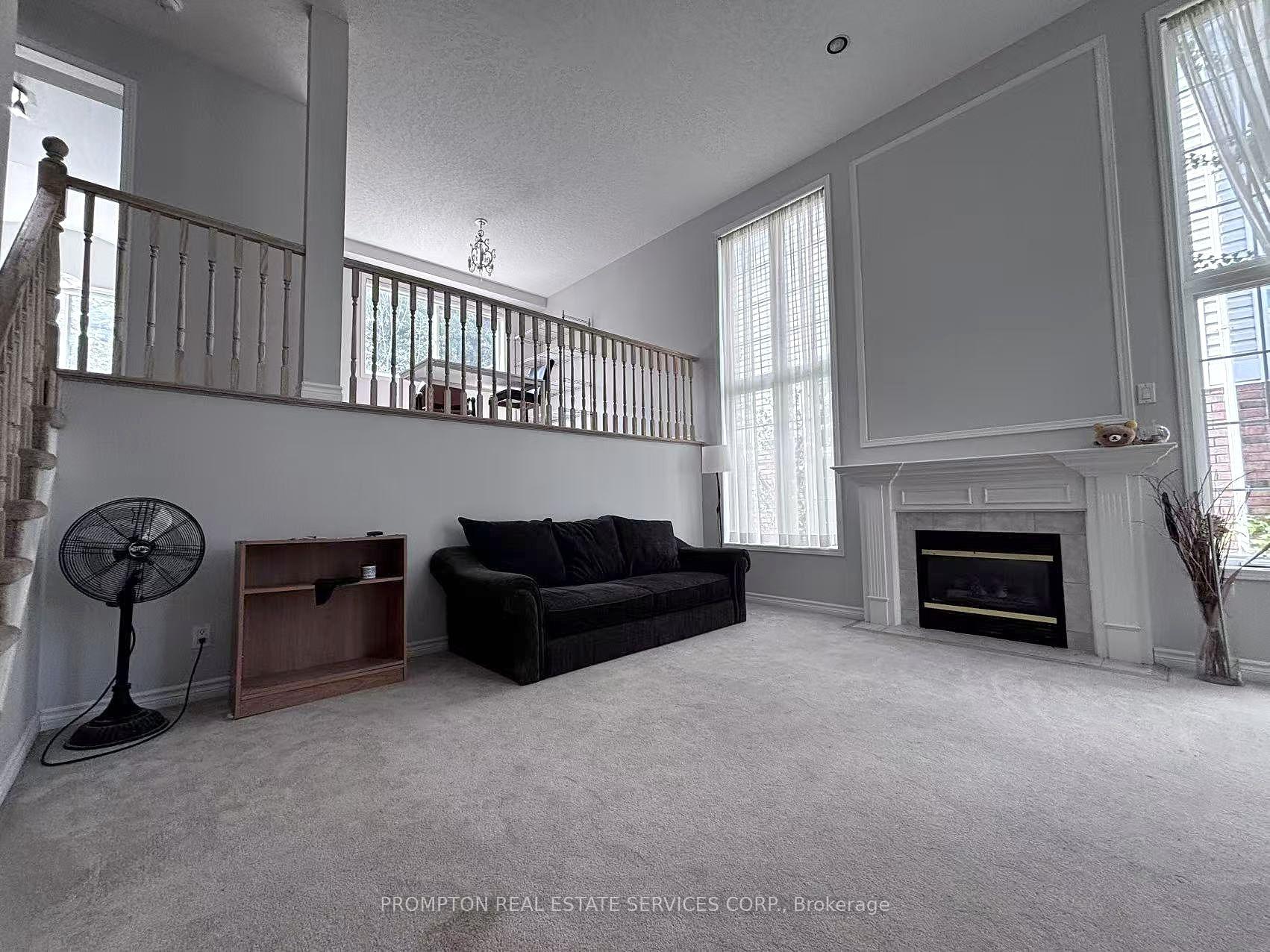Photo 2 of 487 Laurel Gate Drive, Waterloo, Laurelwood — HOMEH