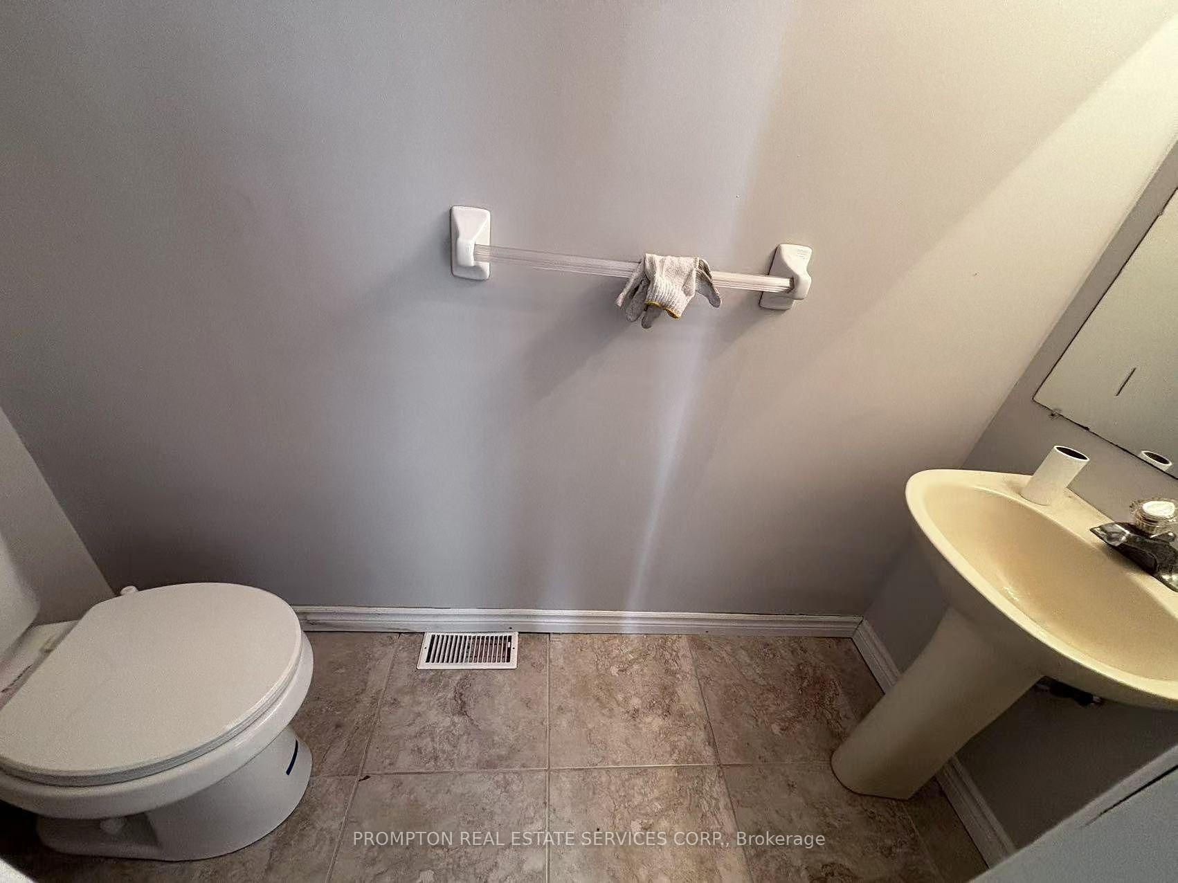 Photo 7 of 487 Laurel Gate Drive, Waterloo, Laurelwood — HOMEH