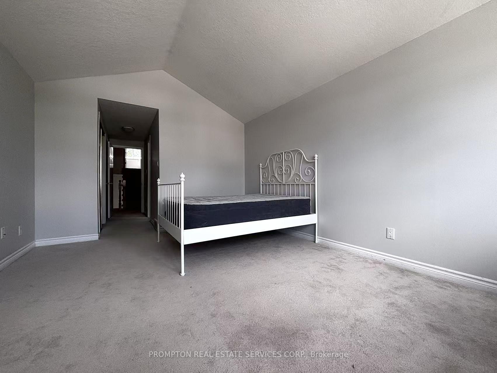 Photo 9 of 487 Laurel Gate Drive, Waterloo, Laurelwood — HOMEH