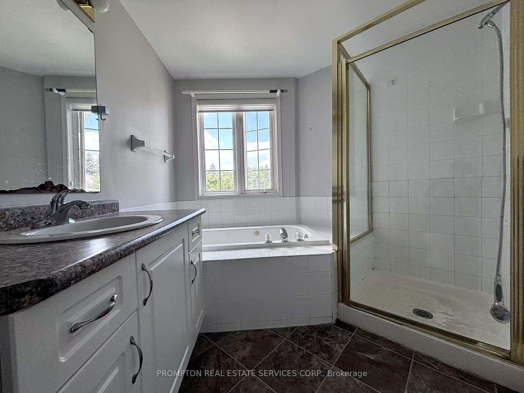 Photo 16 of 487 Laurel Gate Drive, Waterloo, Laurelwood — HOMEH