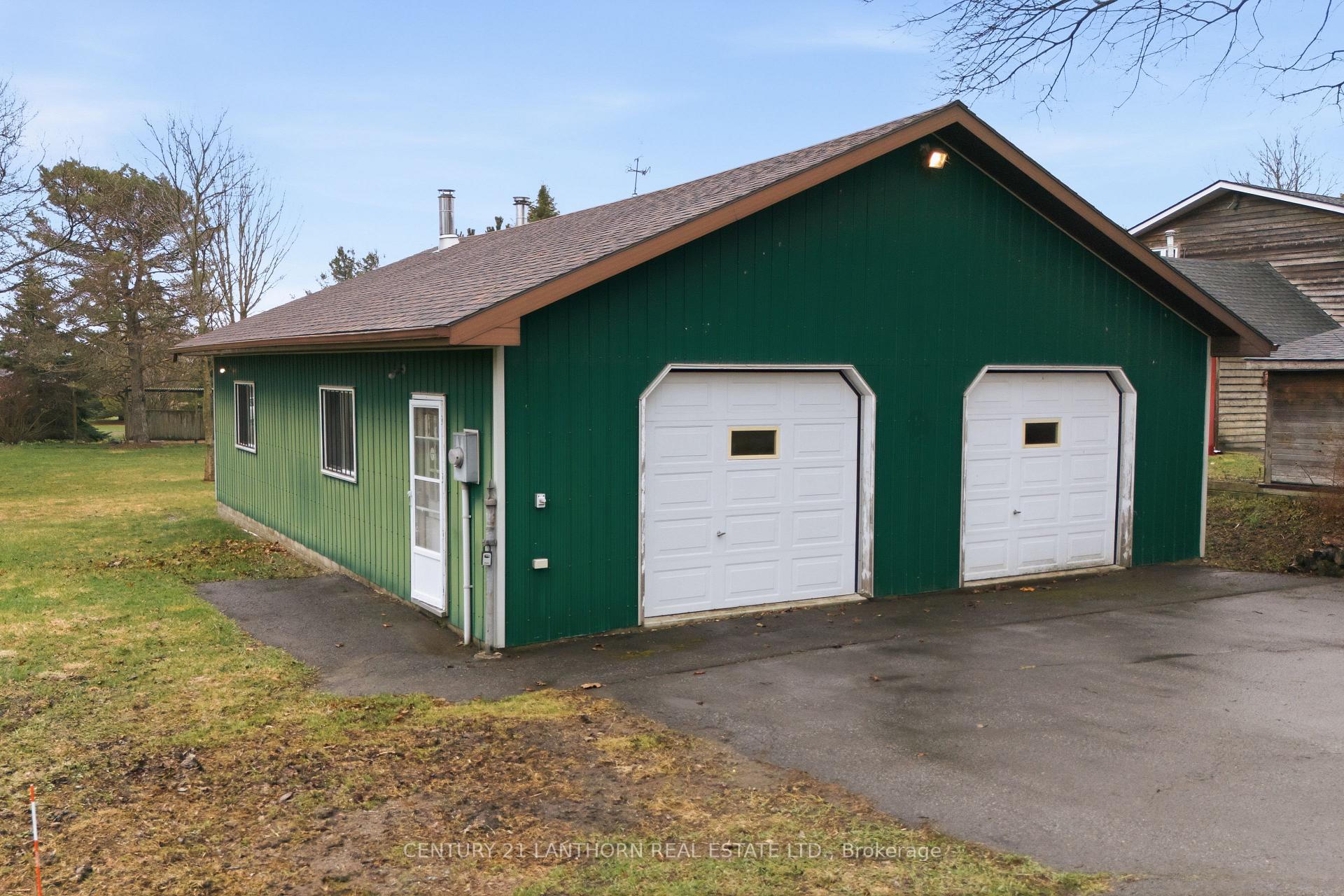 Photo 3 of 425 Bloomfield Main Street, Prince Edward County, Bloomfield Ward — HOMEH
