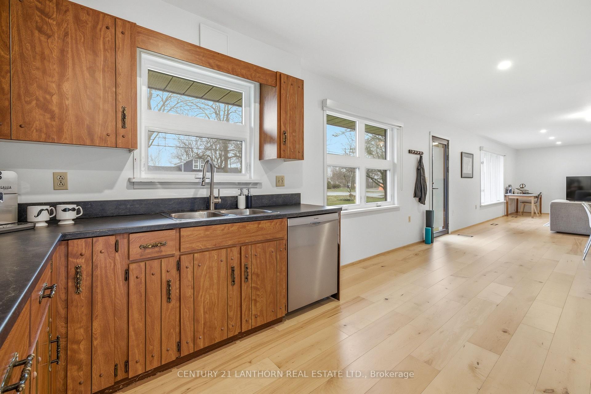 Photo 9 of 425 Bloomfield Main Street, Prince Edward County, Bloomfield Ward — HOMEH