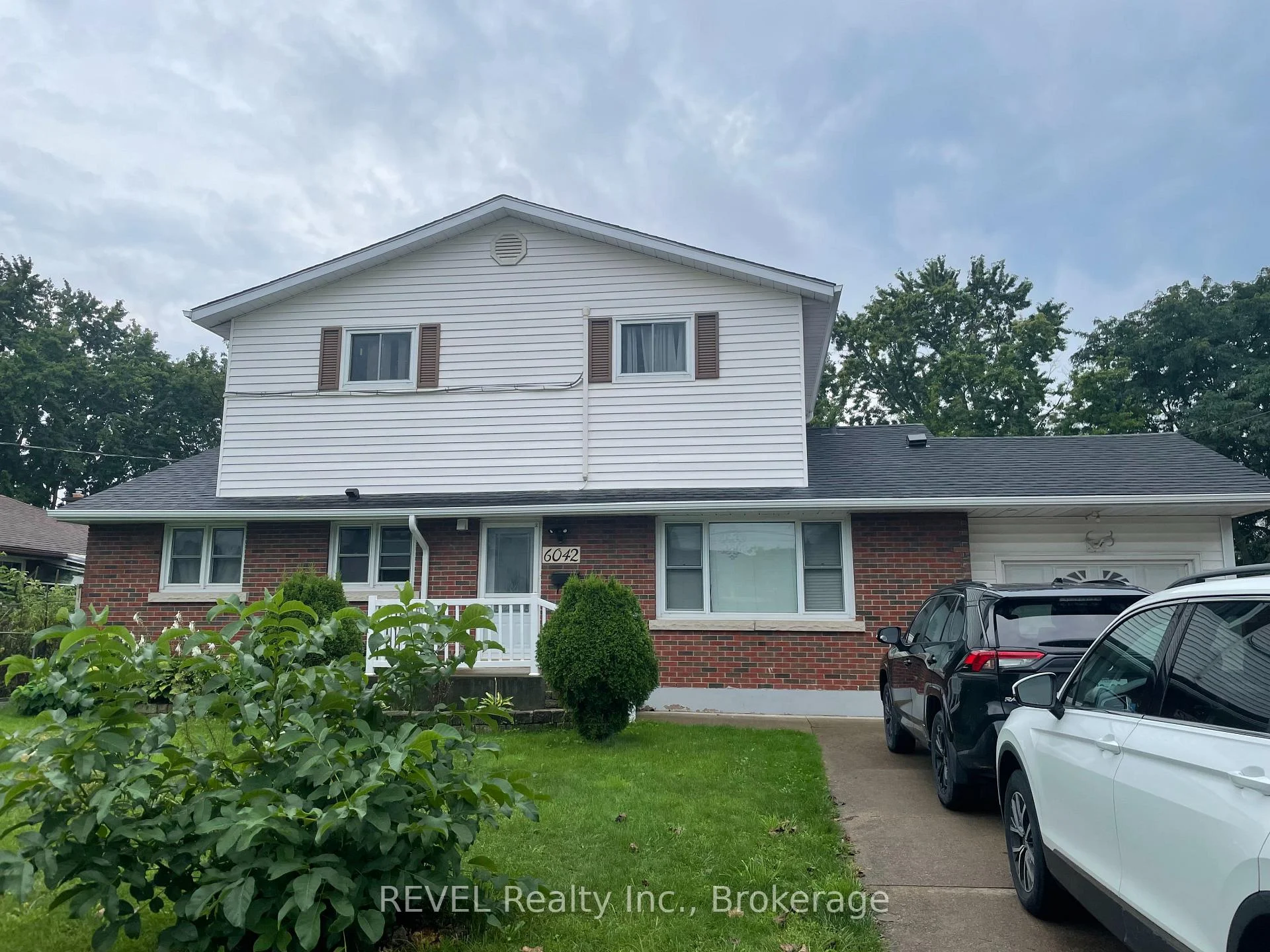 Photo 3 of Unit Main, 6042 Stevens Street, Niagara Falls, Cherrywood — HOMEH