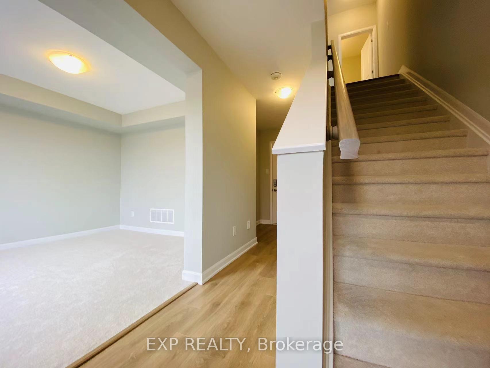 Photo 5 of 1075 Speedvale Court, Ottawa, Kanata - Kanata Lakes/Heritage Hills — HOMEH