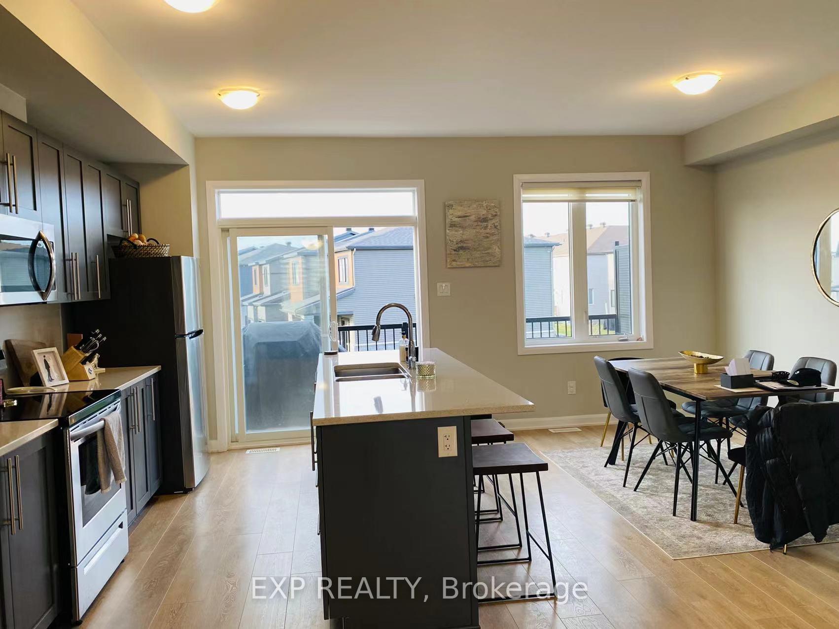 Photo 9 of 1075 Speedvale Court, Ottawa, Kanata - Kanata Lakes/Heritage Hills — HOMEH