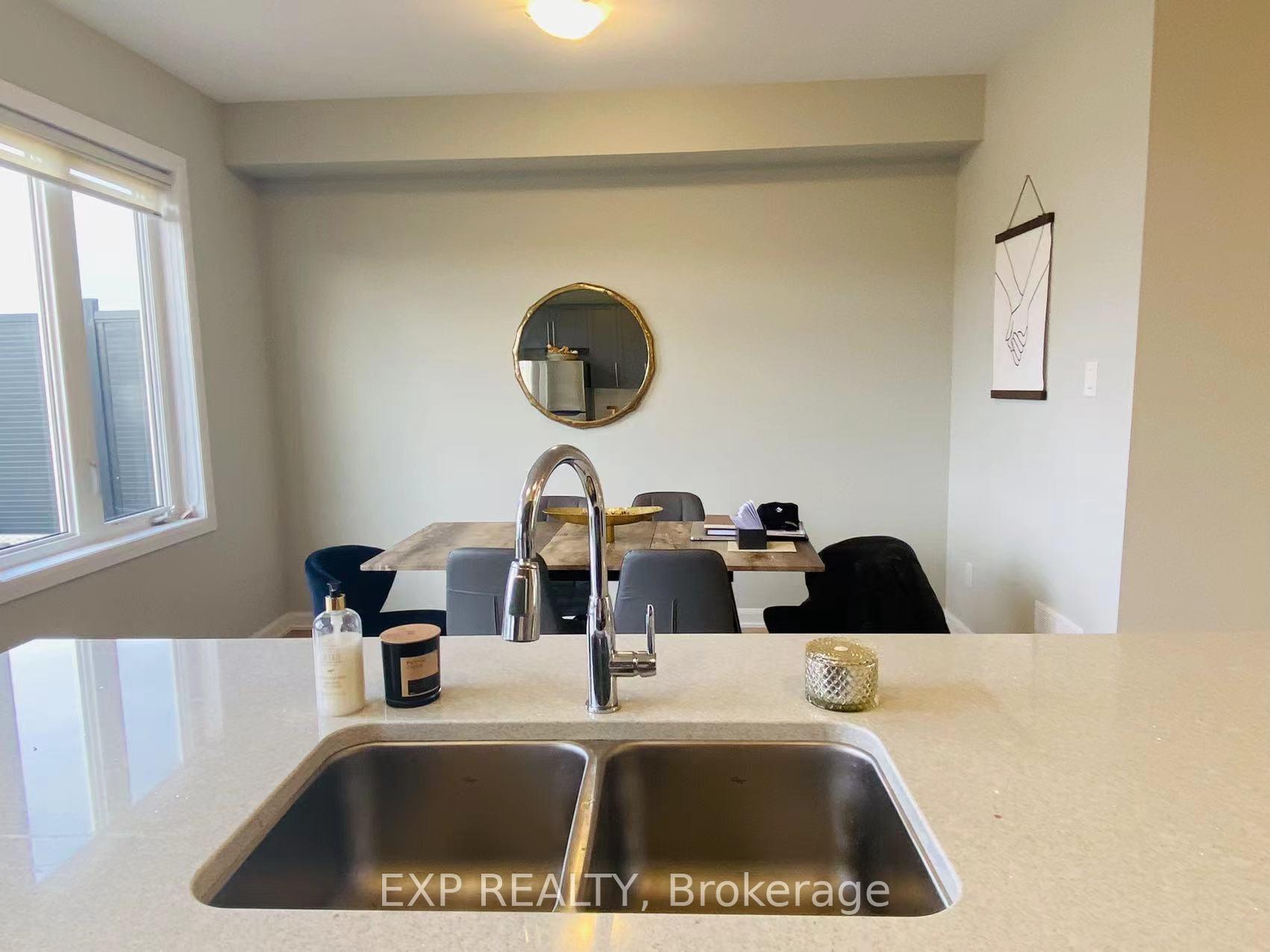 Photo 12 of 1075 Speedvale Court, Ottawa, Kanata - Kanata Lakes/Heritage Hills — HOMEH