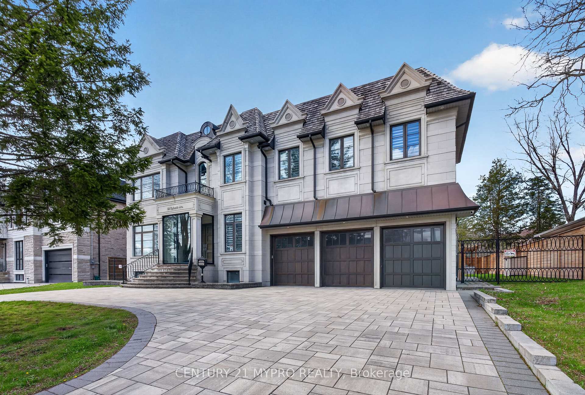 Photo 2 of 20 Uplands Avenue, Vaughan, Uplands — HOMEH
