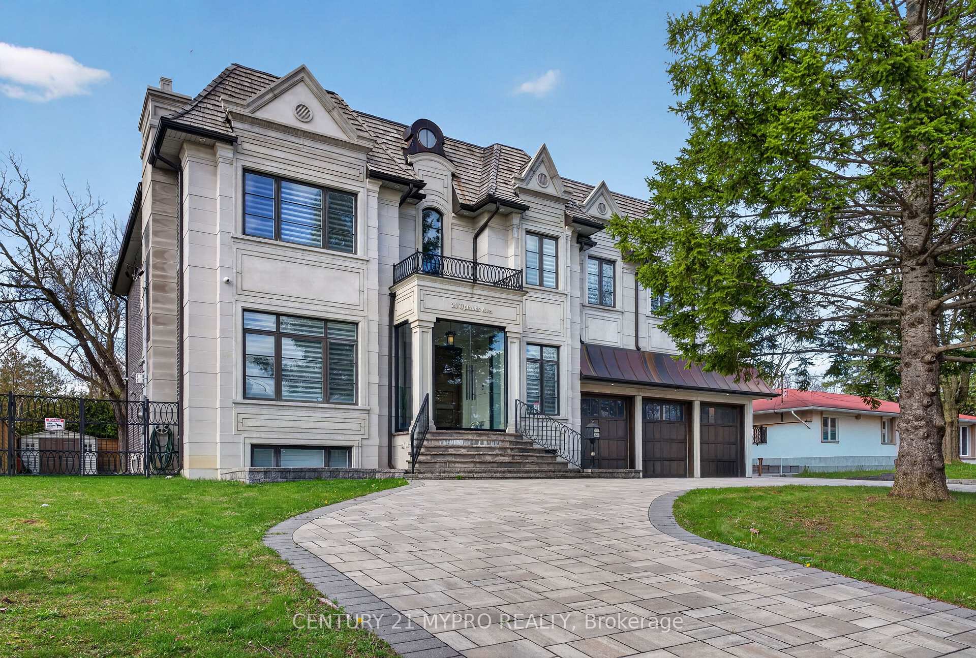 Photo 3 of 20 Uplands Avenue, Vaughan, Uplands — HOMEH
