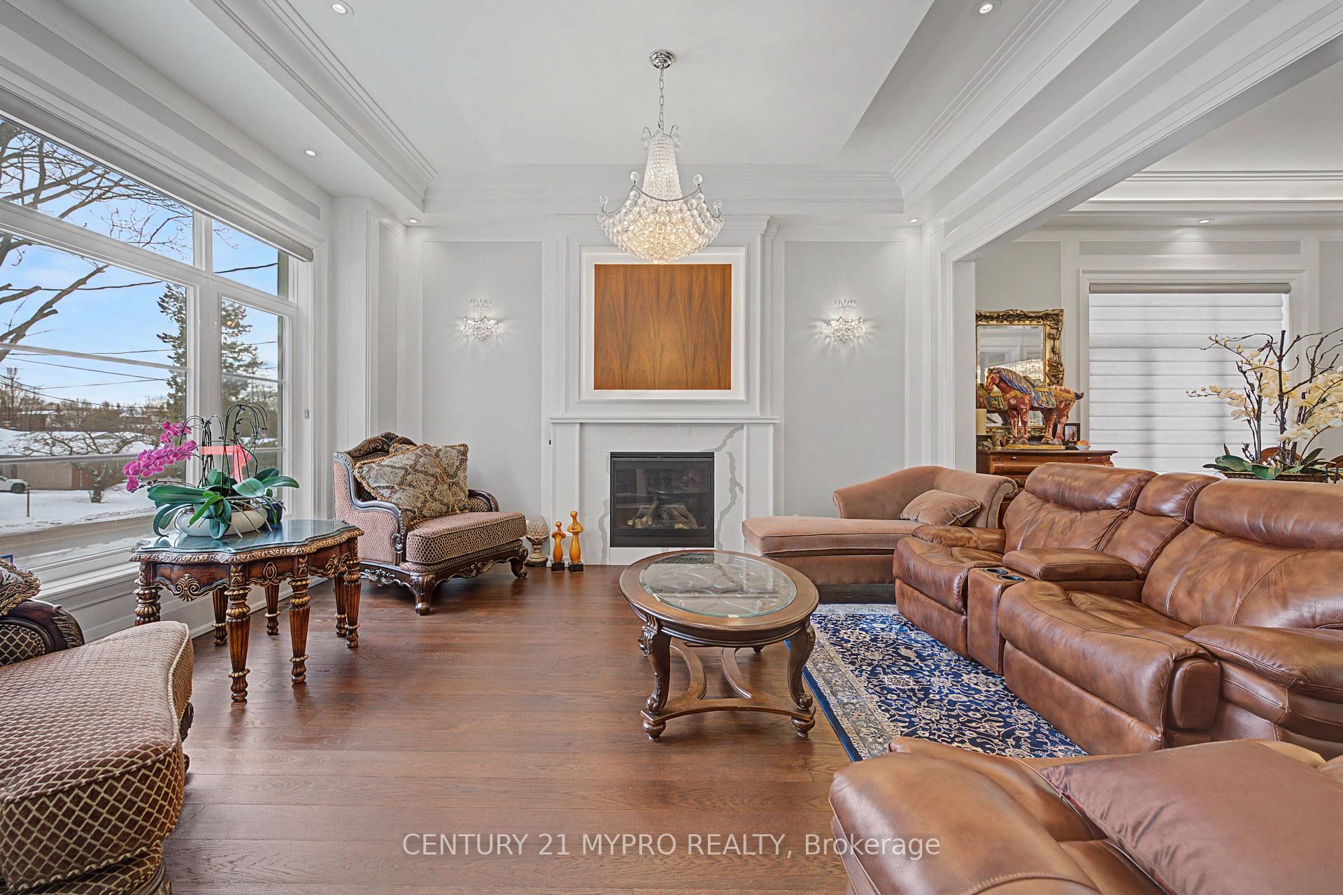 Photo 6 of 20 Uplands Avenue, Vaughan, Uplands — HOMEH
