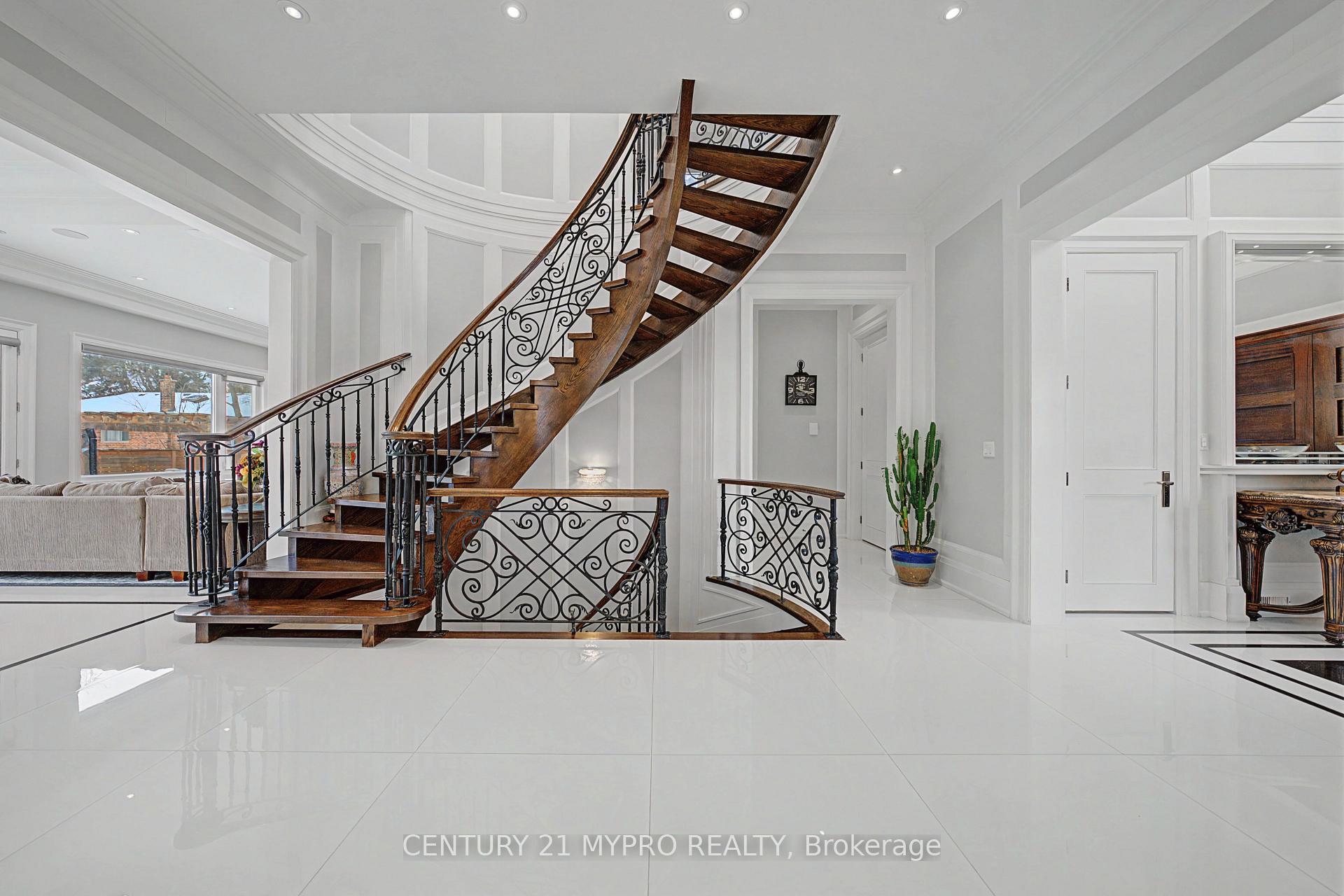 Photo 11 of 20 Uplands Avenue, Vaughan, Uplands — HOMEH