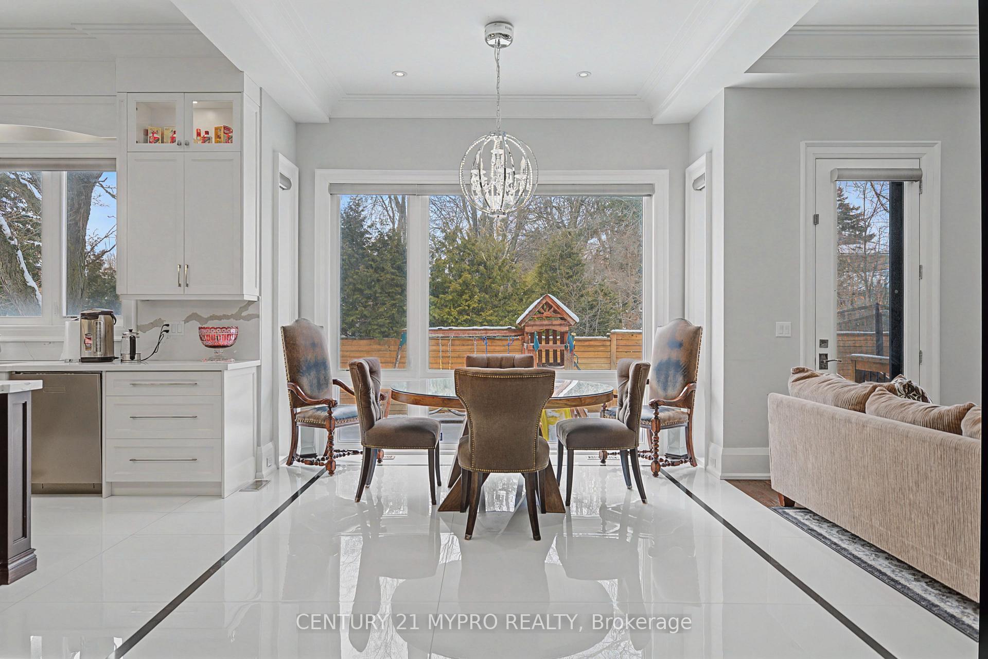 Photo 12 of 20 Uplands Avenue, Vaughan, Uplands — HOMEH