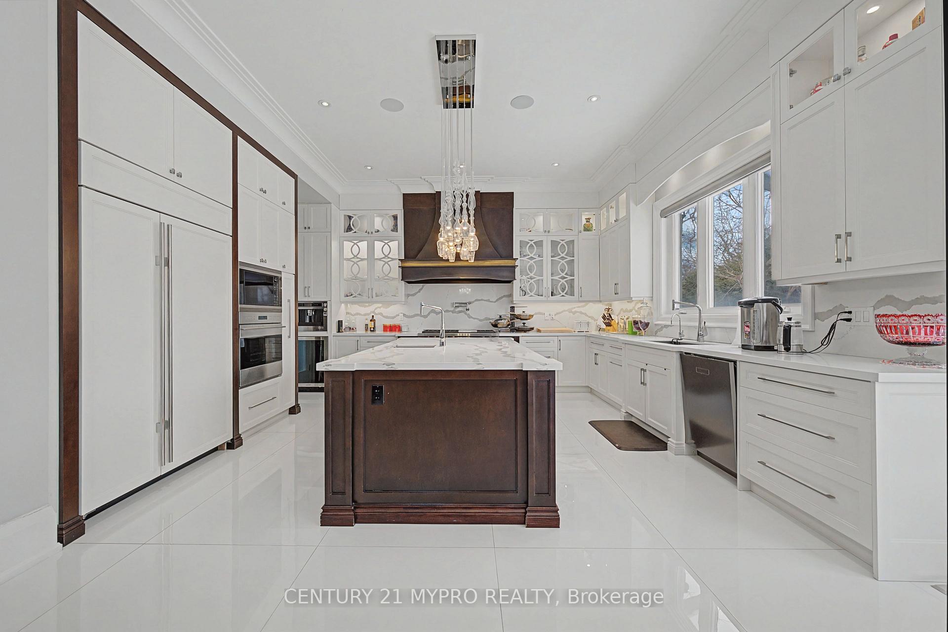 Photo 15 of 20 Uplands Avenue, Vaughan, Uplands — HOMEH