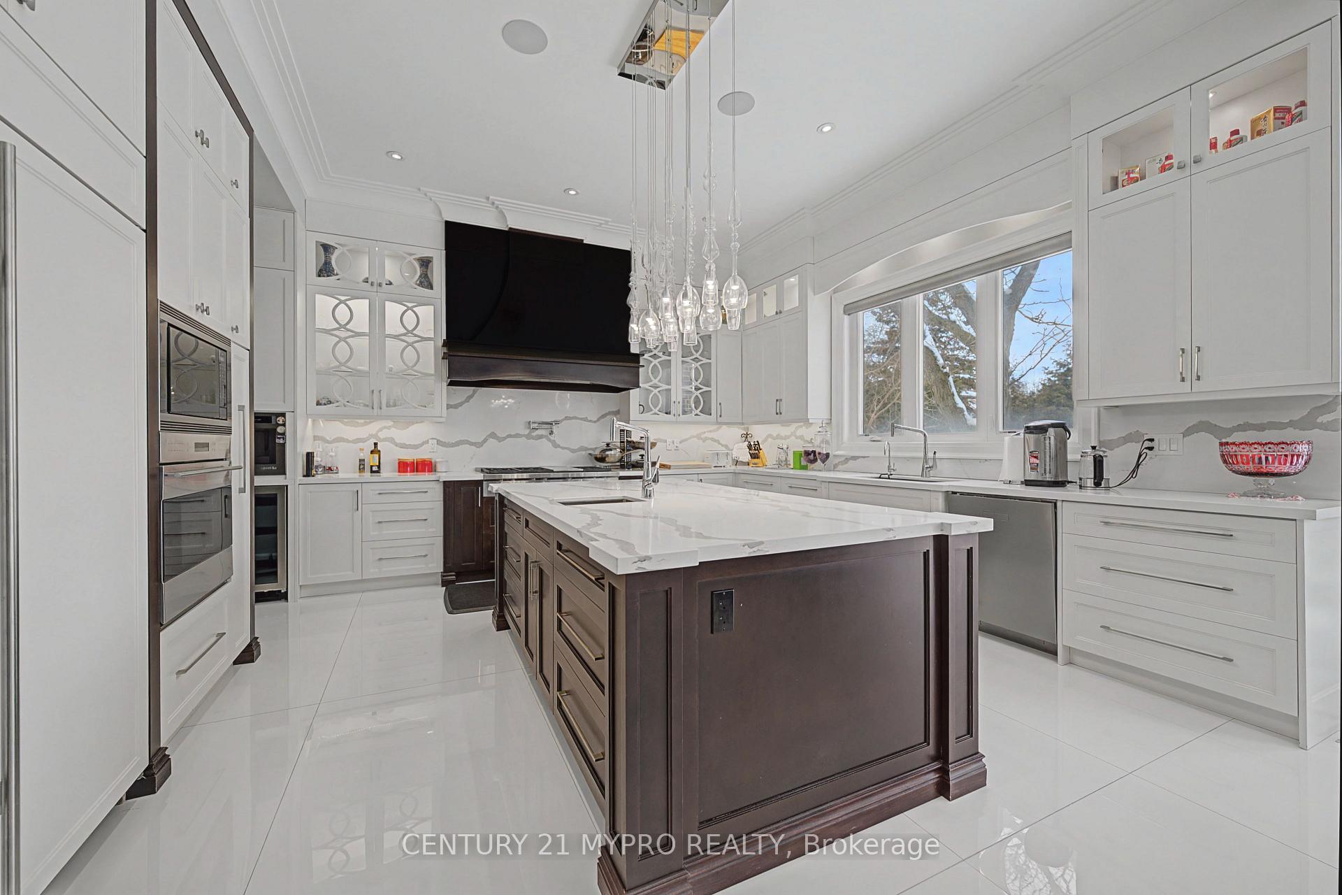 Photo 16 of 20 Uplands Avenue, Vaughan, Uplands — HOMEH