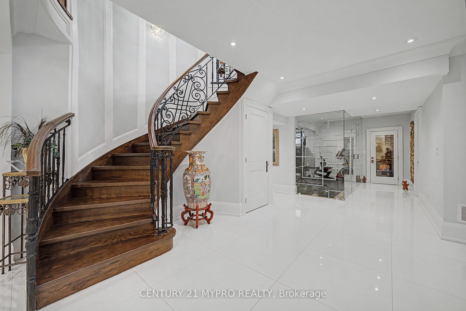 Photo 25 of 20 Uplands Avenue, Vaughan, Uplands — HOMEH